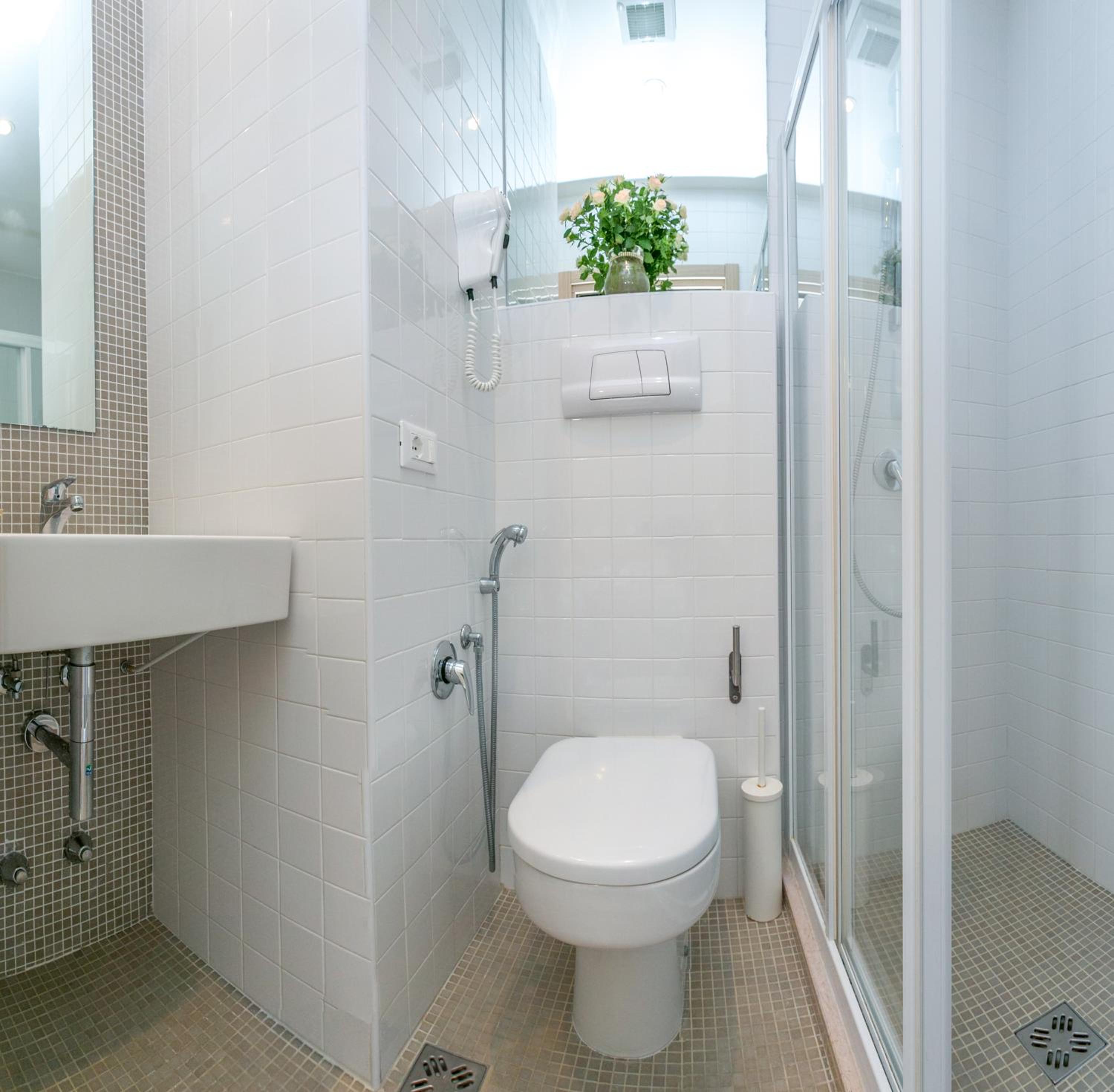 Double or Twin Room - Photo 4
