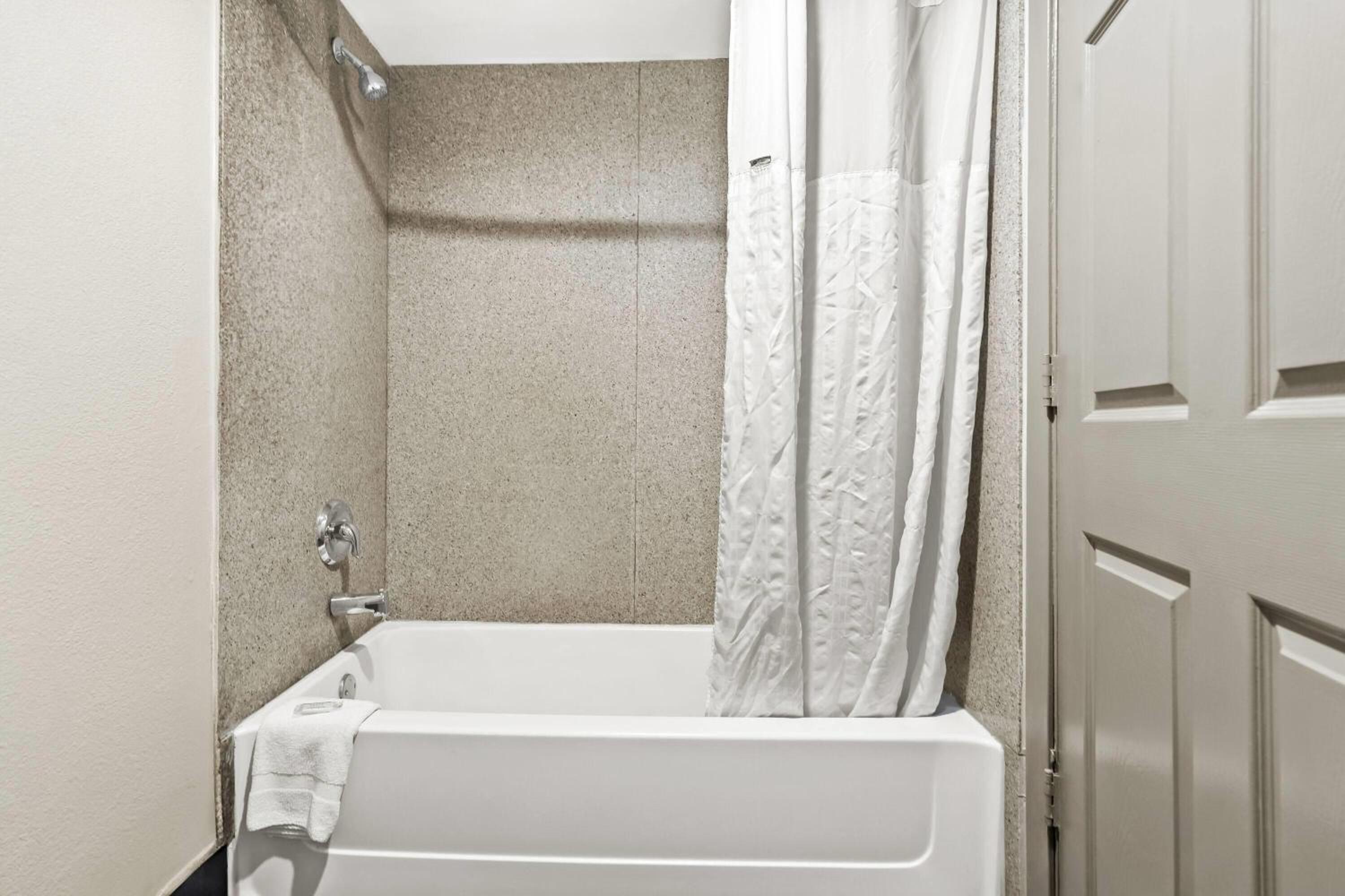 Deluxe King Studio Suite - Non-Smoking - Photo 1