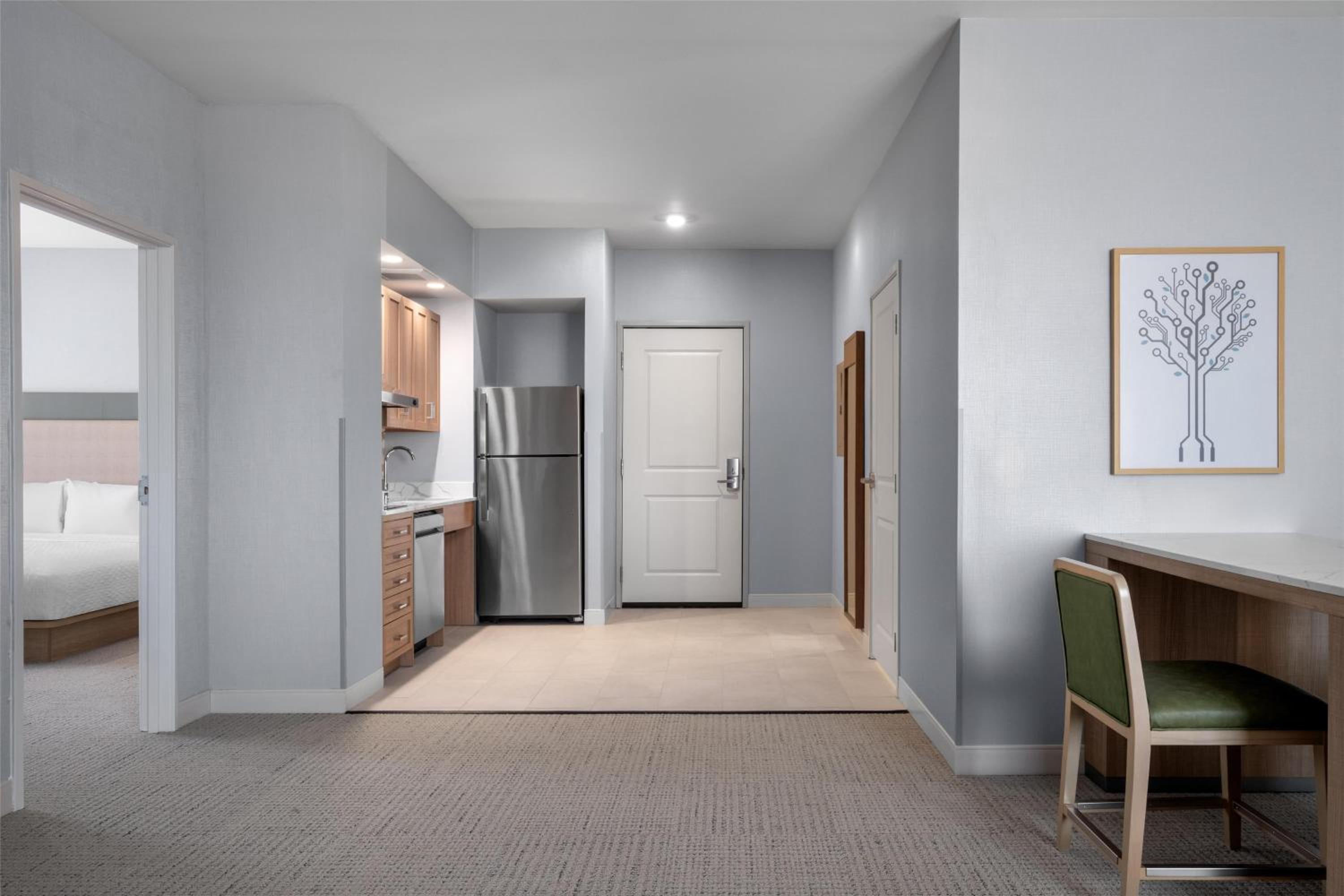 One-Bedroom King Suite - Photo 5
