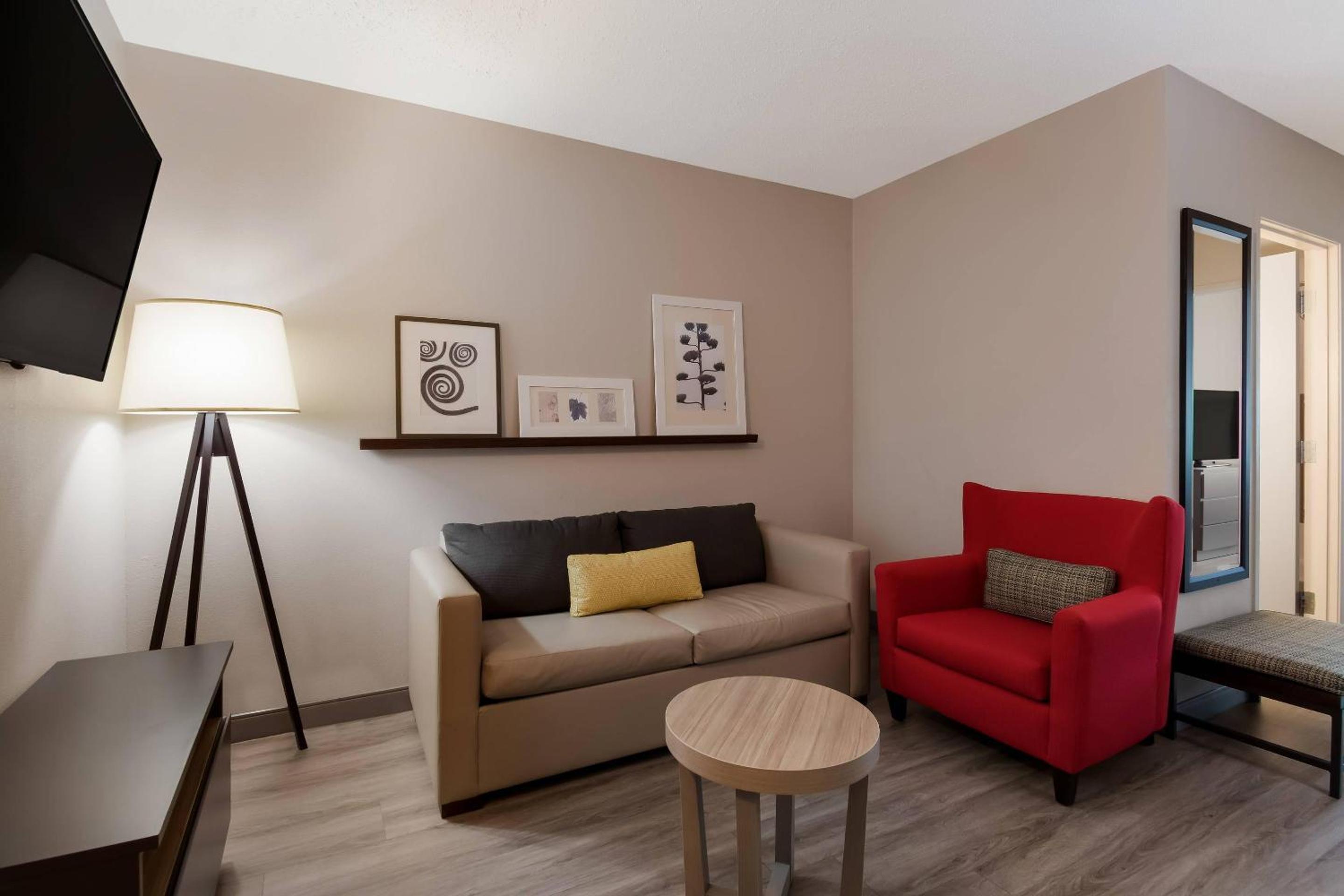 King Studio with Sofa Bed - Photo 2