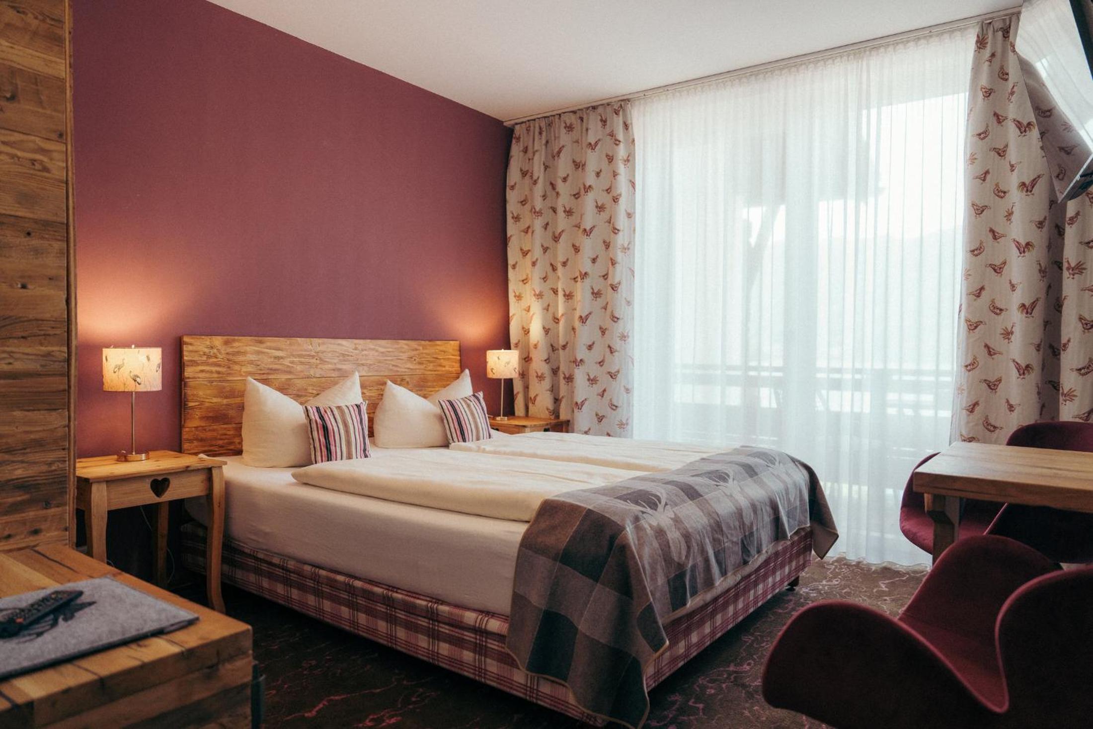 Deluxe Double Room with Side Sea View