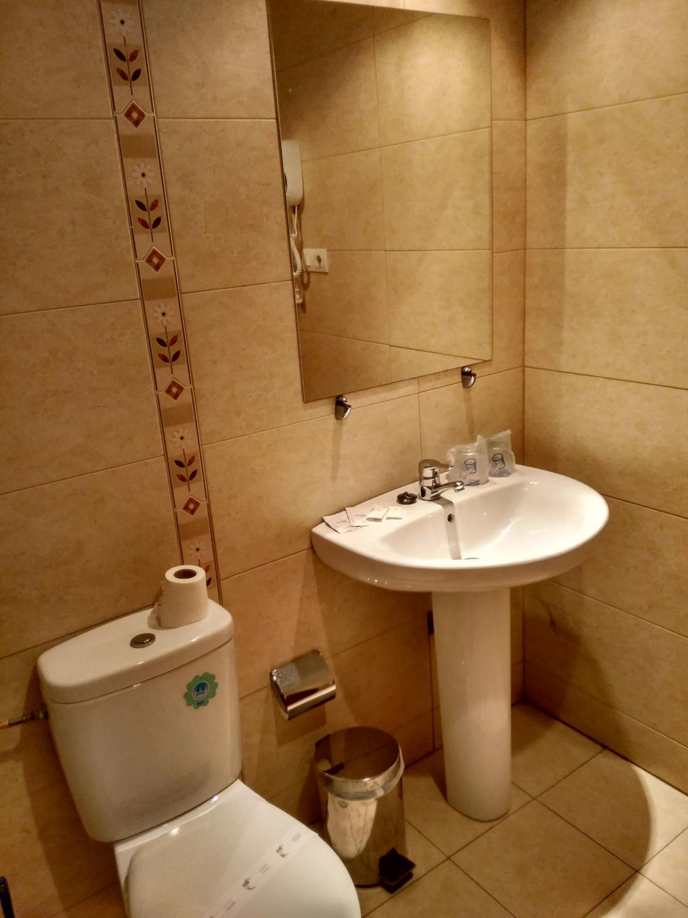 Double or Twin Room with Extra Bed - Photo 4