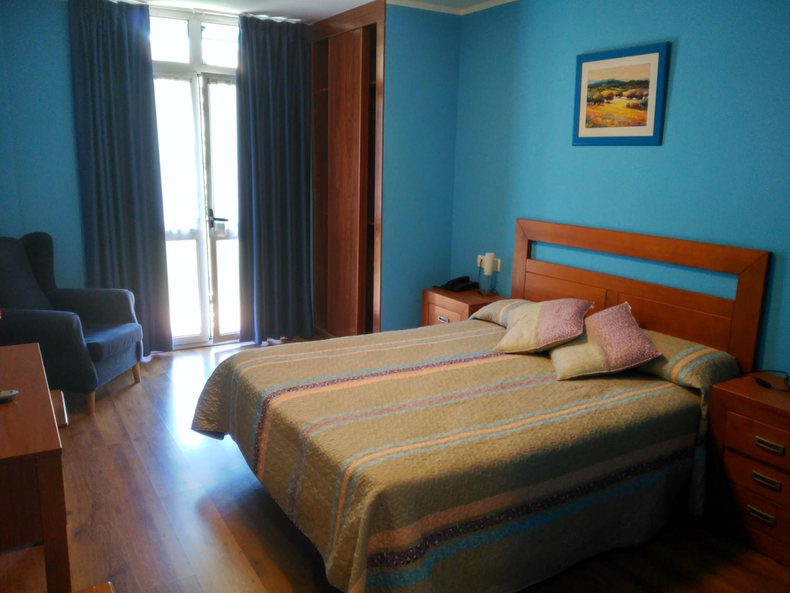 Double or Twin Room - Photo 2