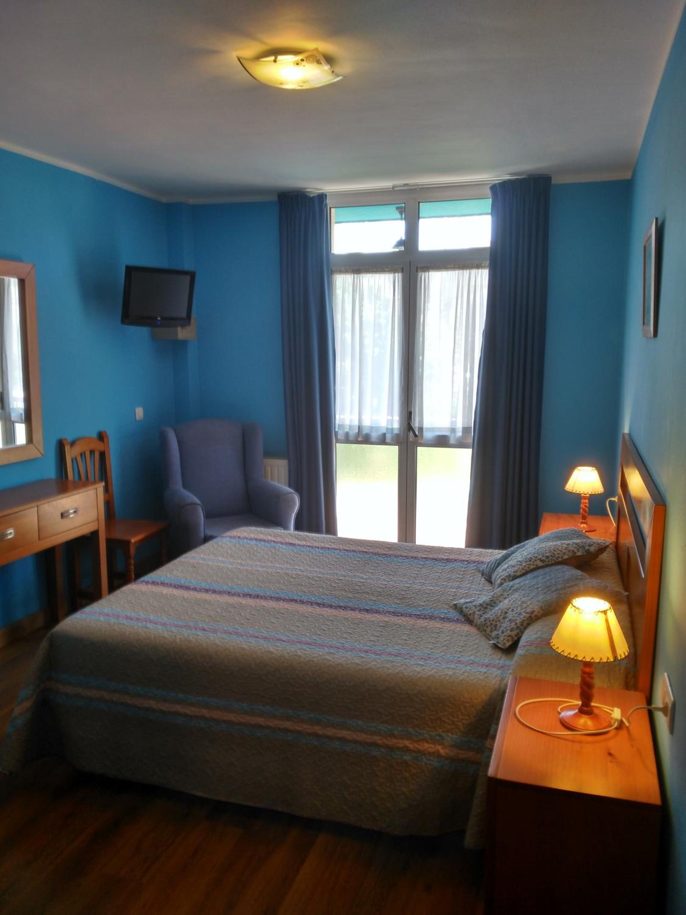 Double or Twin Room - Photo 12