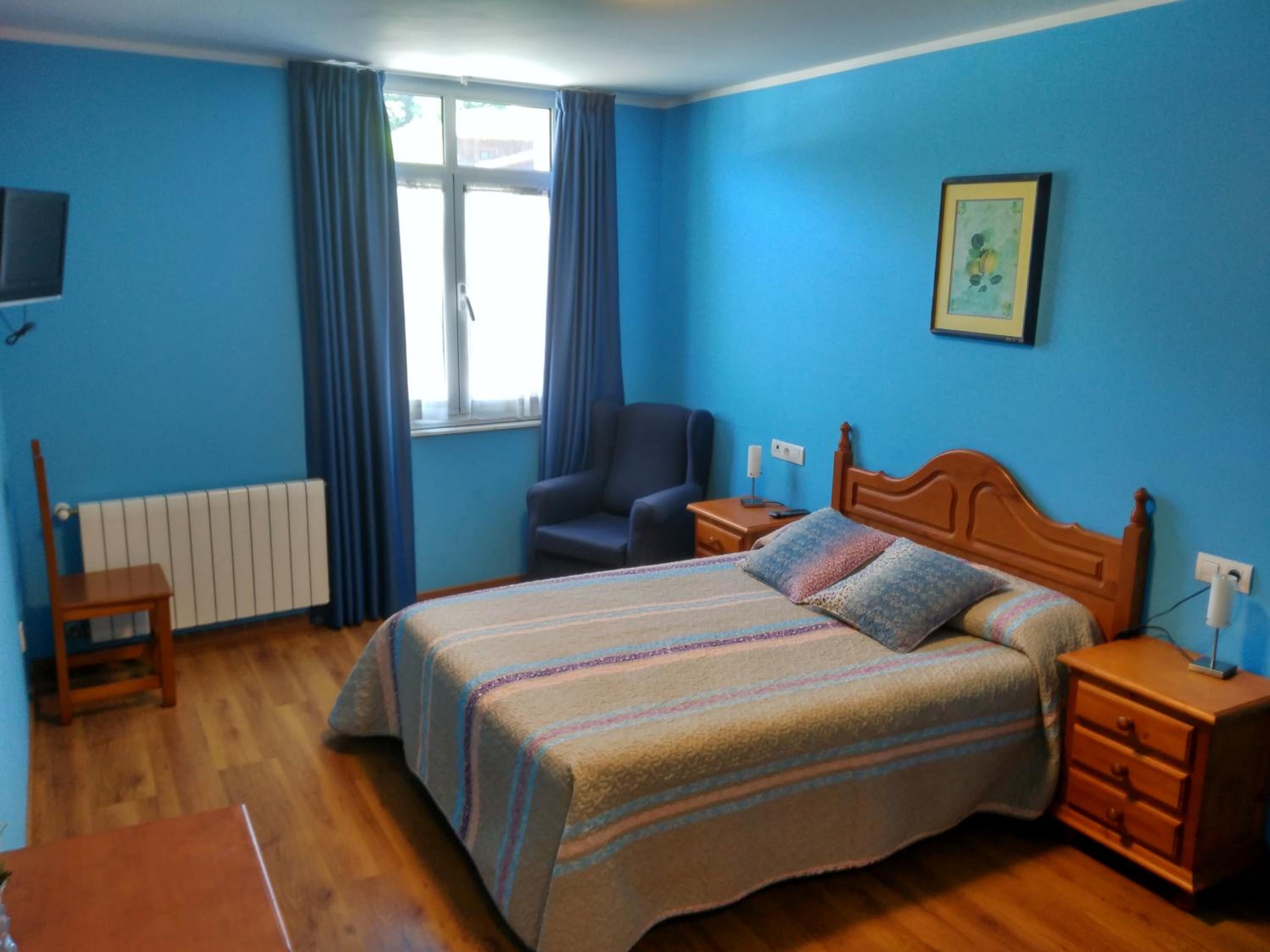 Double or Twin Room - Photo 15