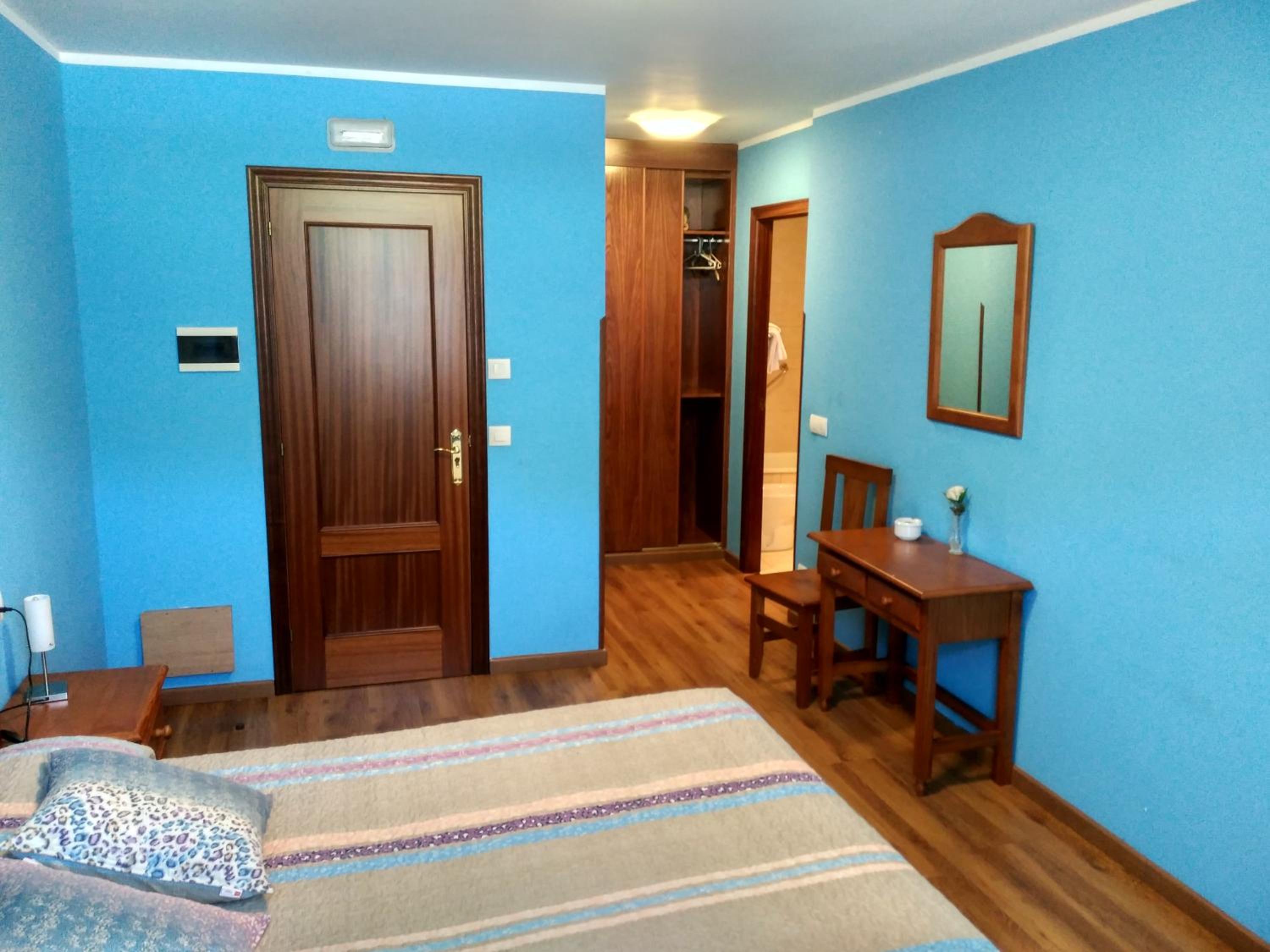 Double or Twin Room - Photo 3