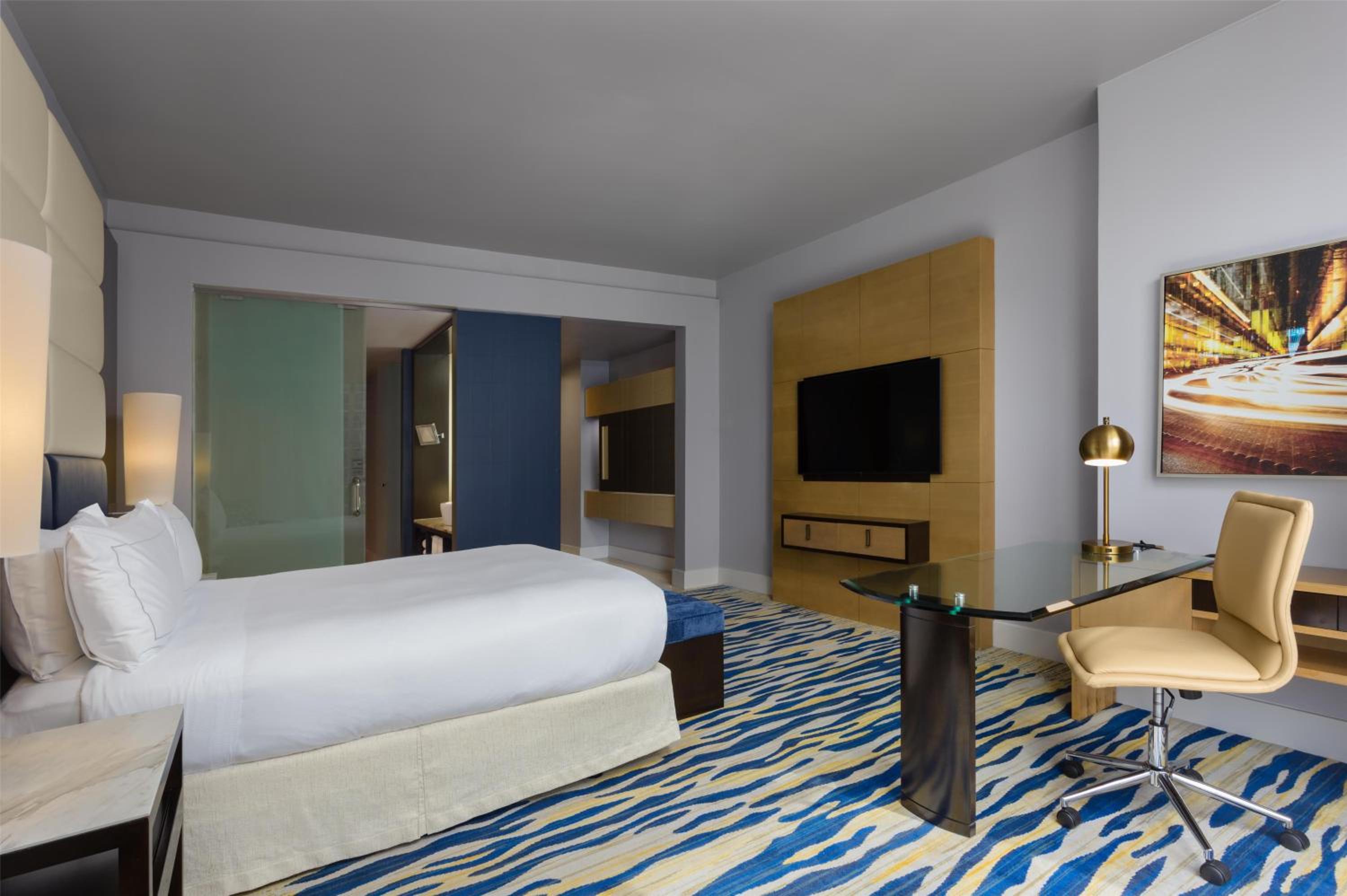 Premium Ocean View - 1 King Bed thumbnail 5