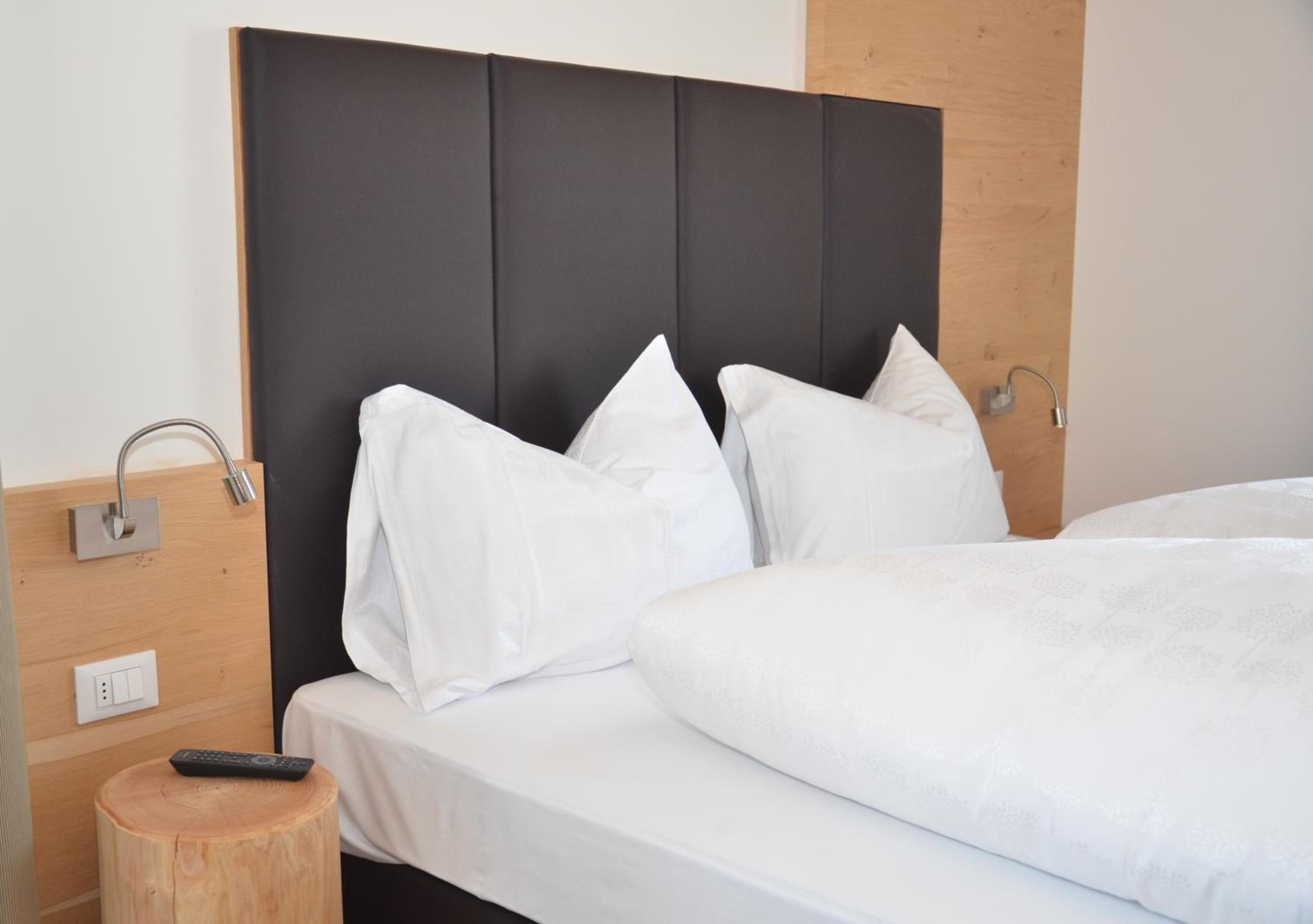 Classic Double or Twin Room with Balcony - Photo 1