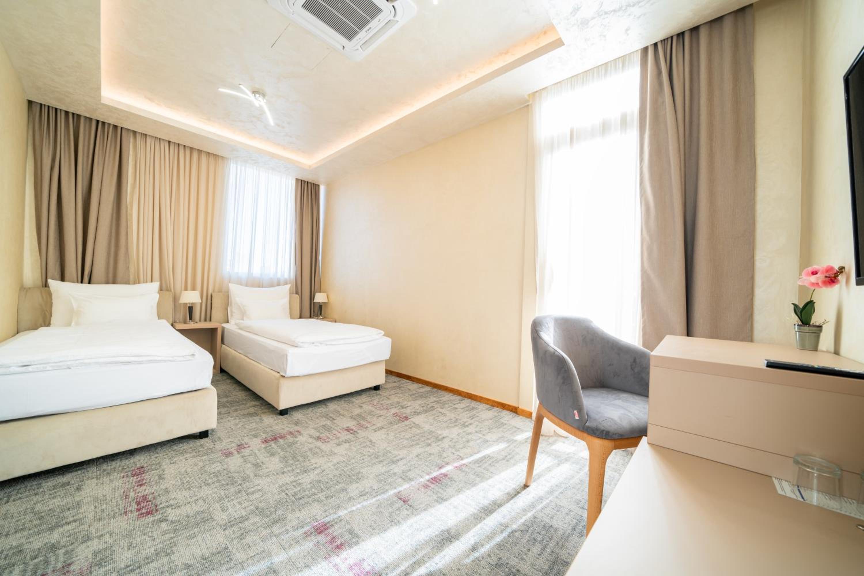 Standard Twin Room photo 3