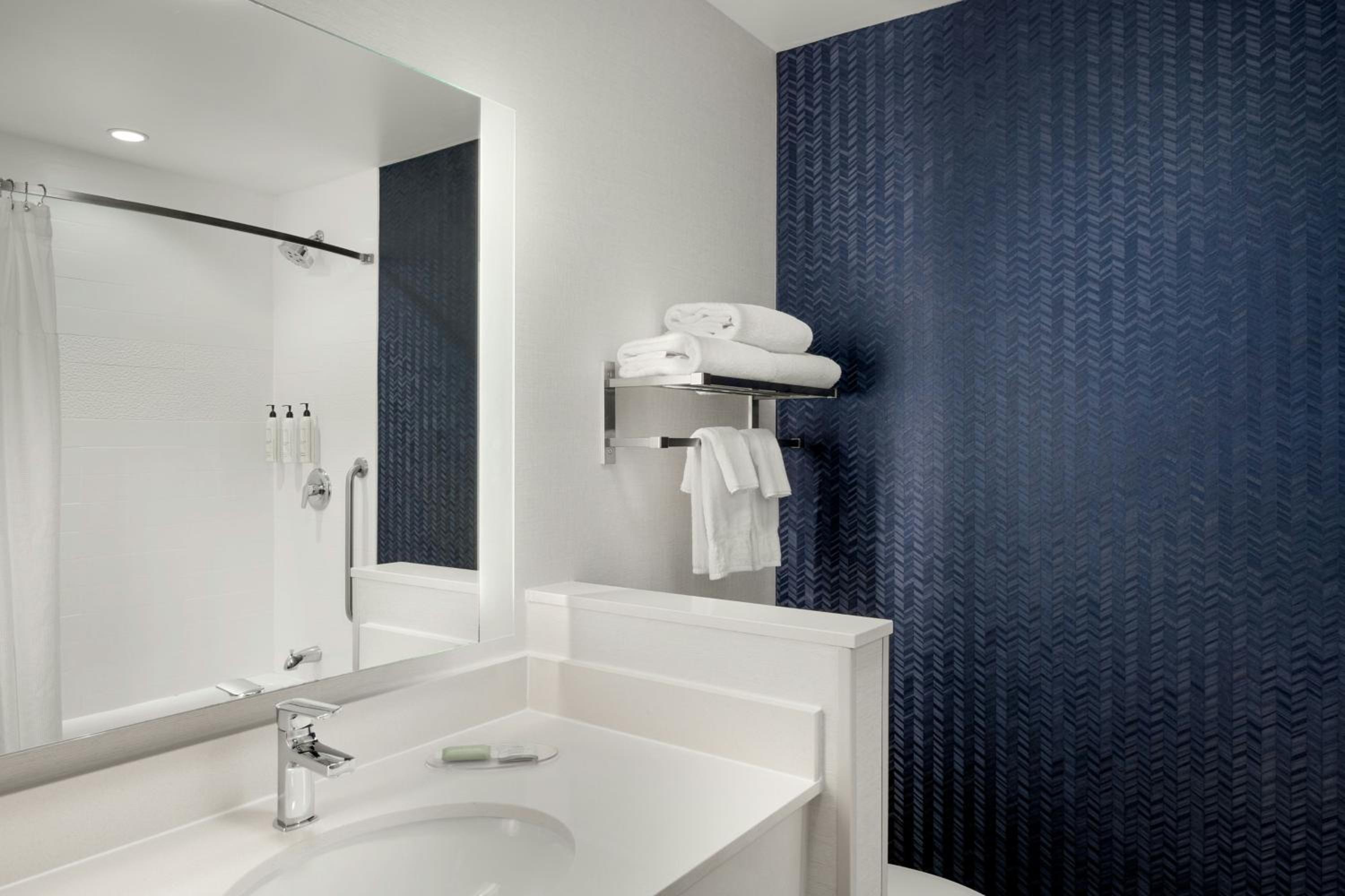 Corner King Suite
