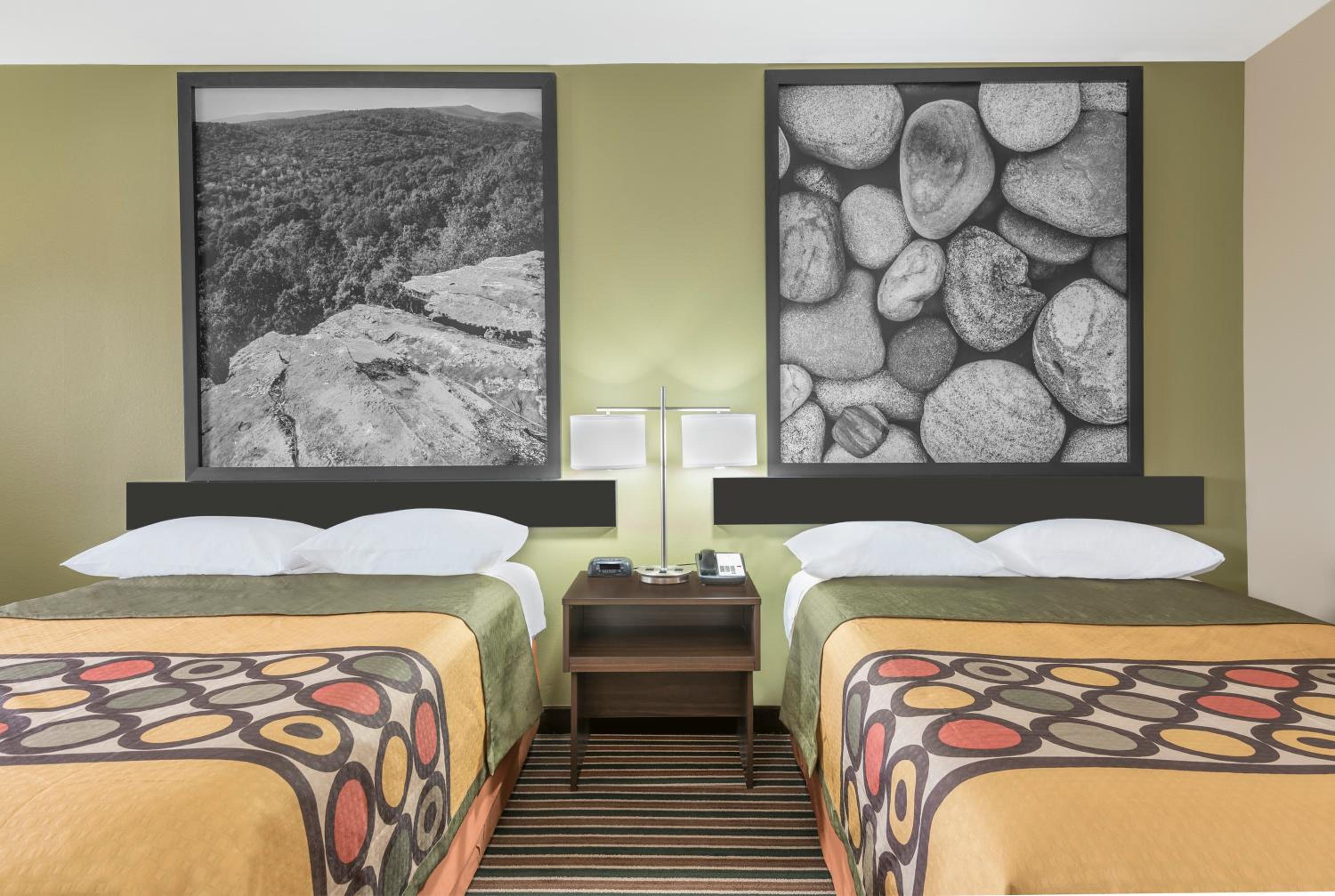 Double Room with Two Double Beds - Non-Smoking - Photo 1