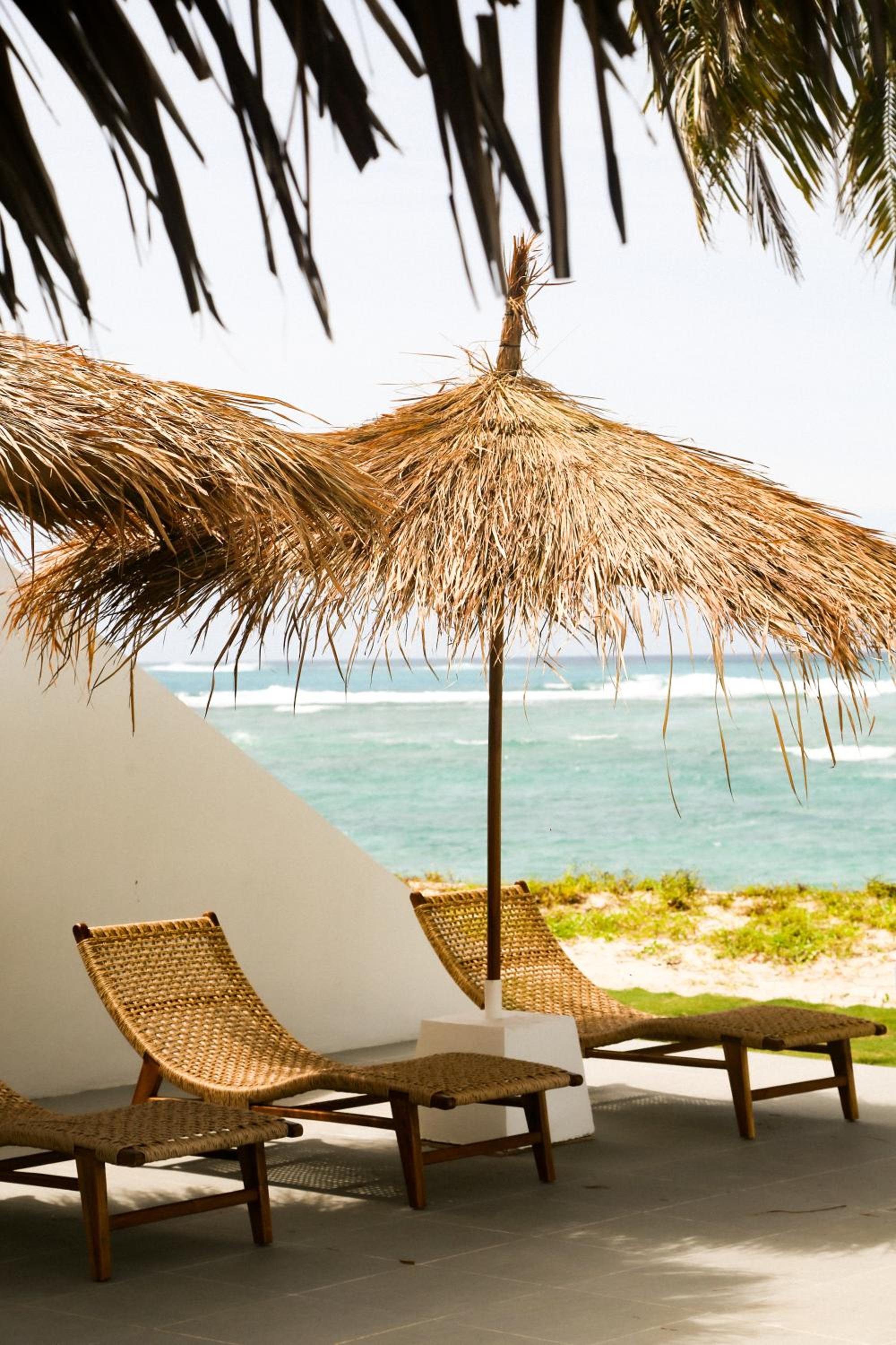 Villa - Beach Front - Photo 1