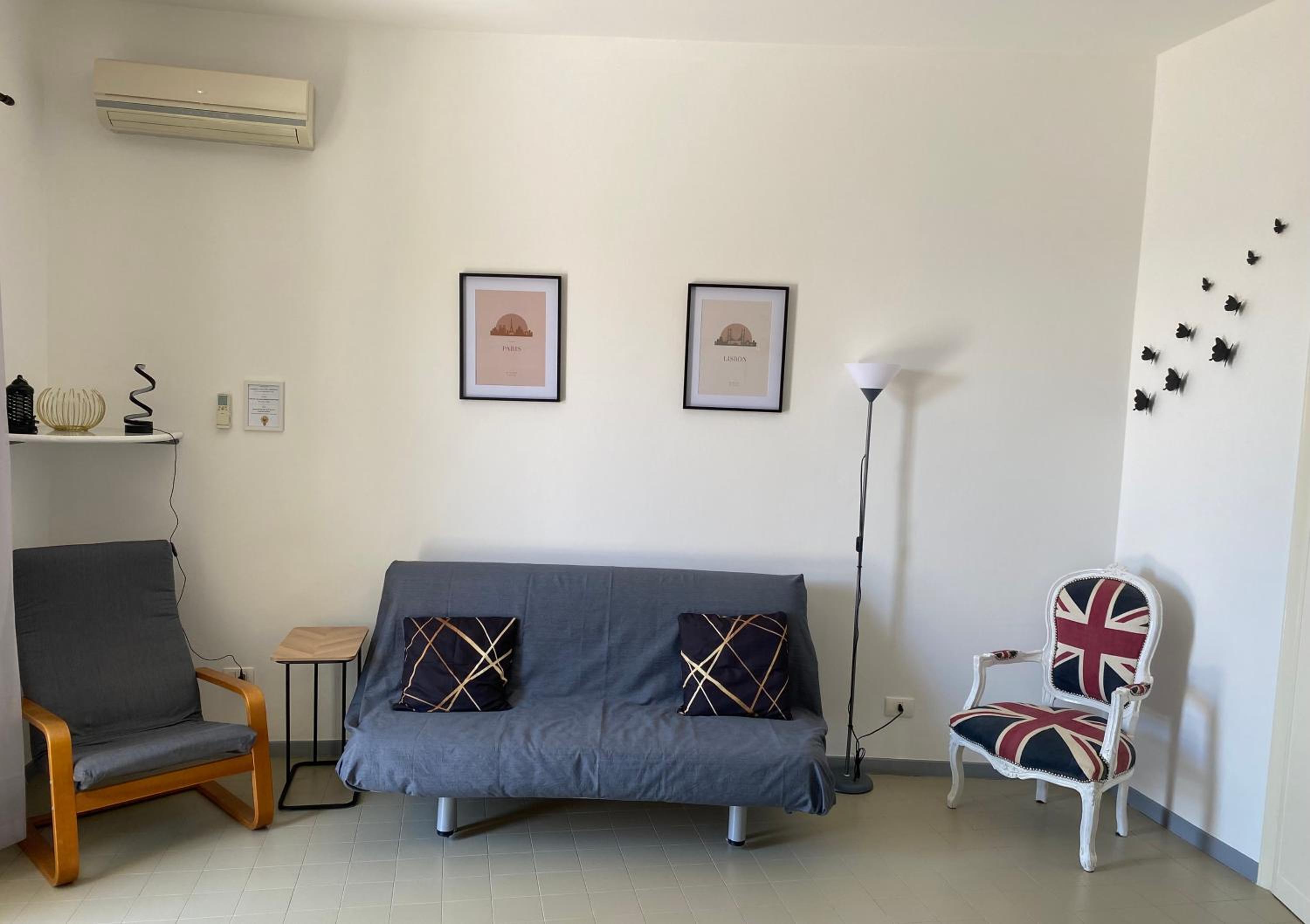 Three-Bedroom Apartment with Lake View