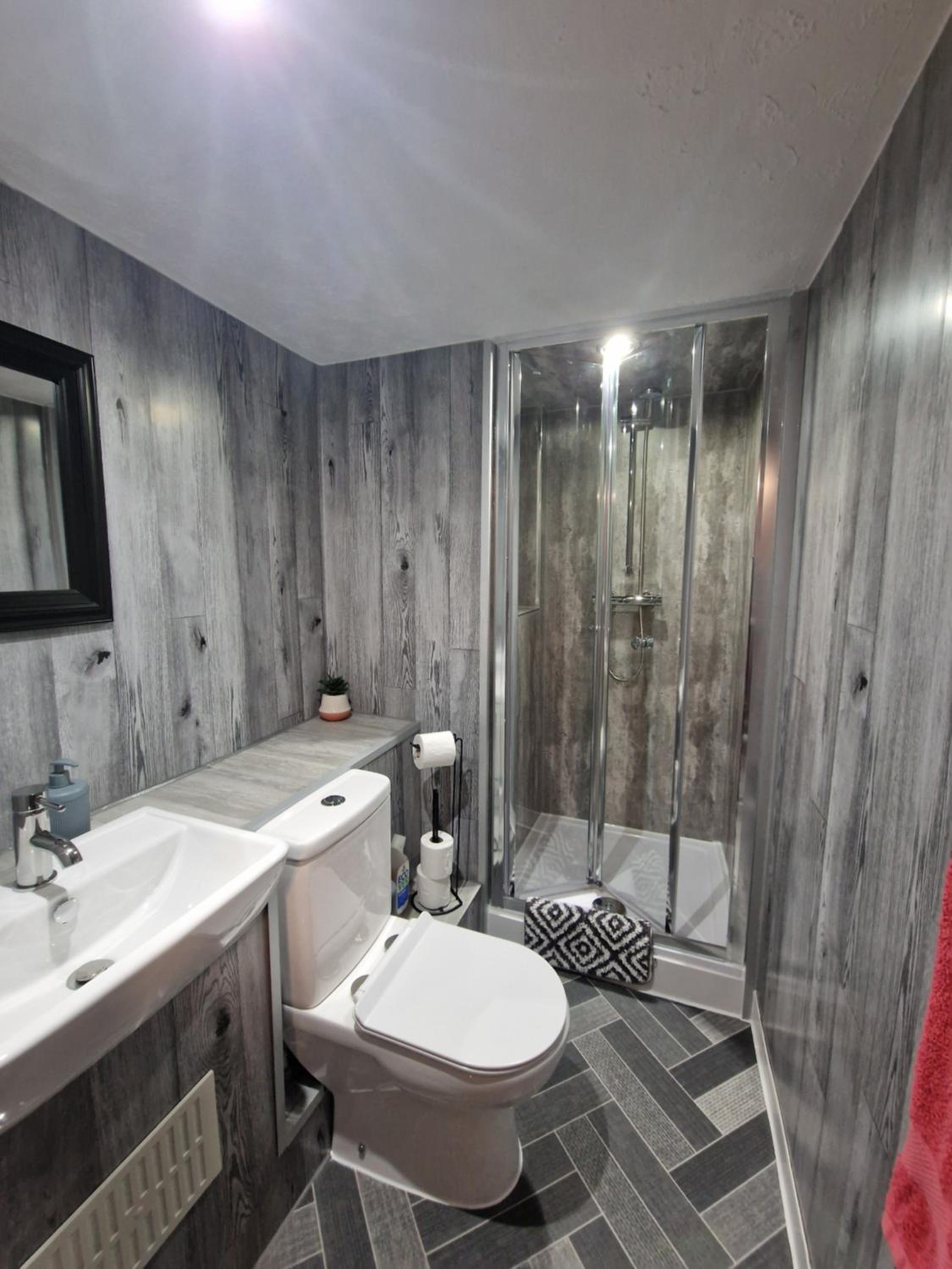 Deluxe Double Room with Shower photo 2