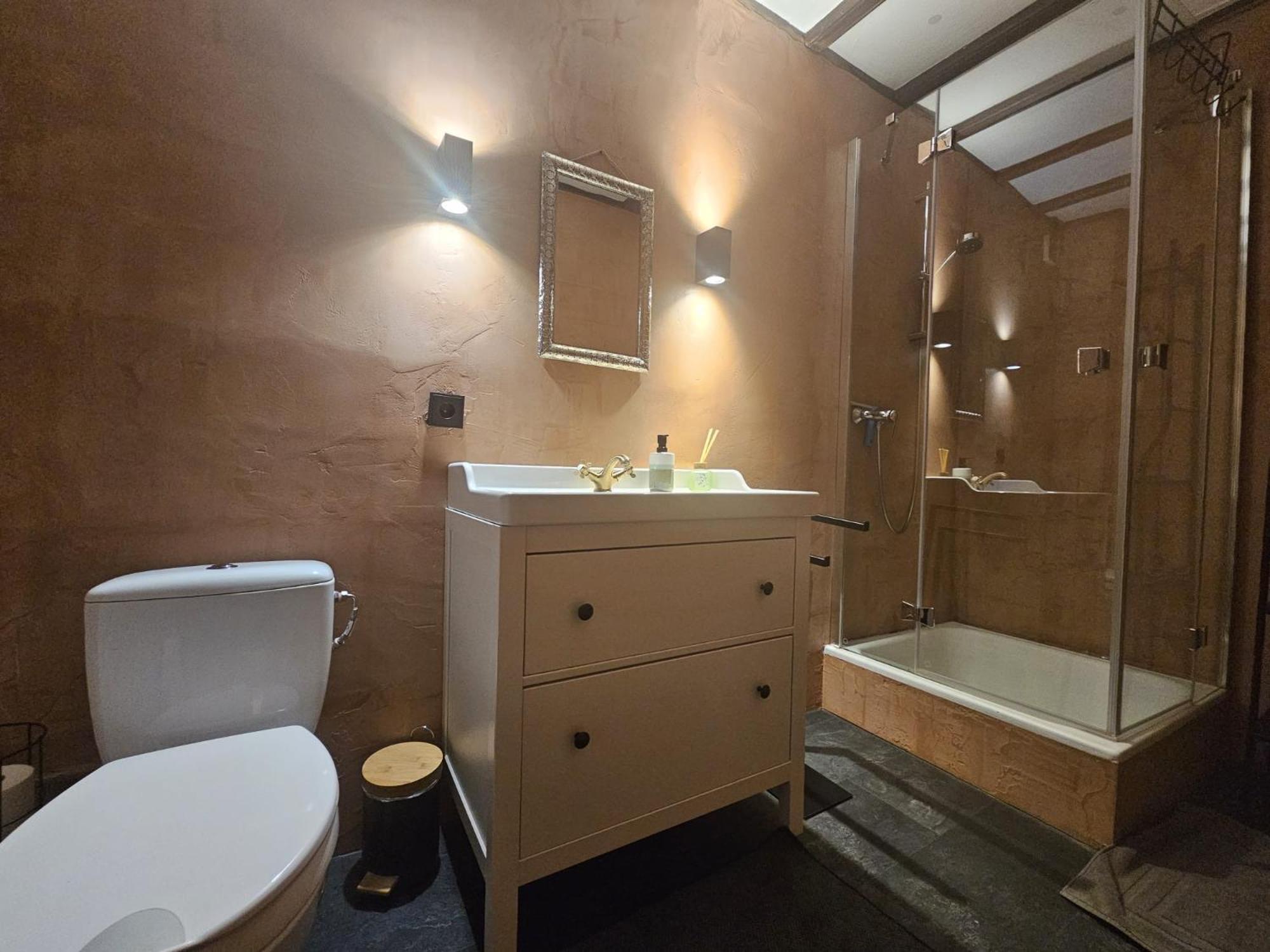 Double Room with Private Bathroom photo 2