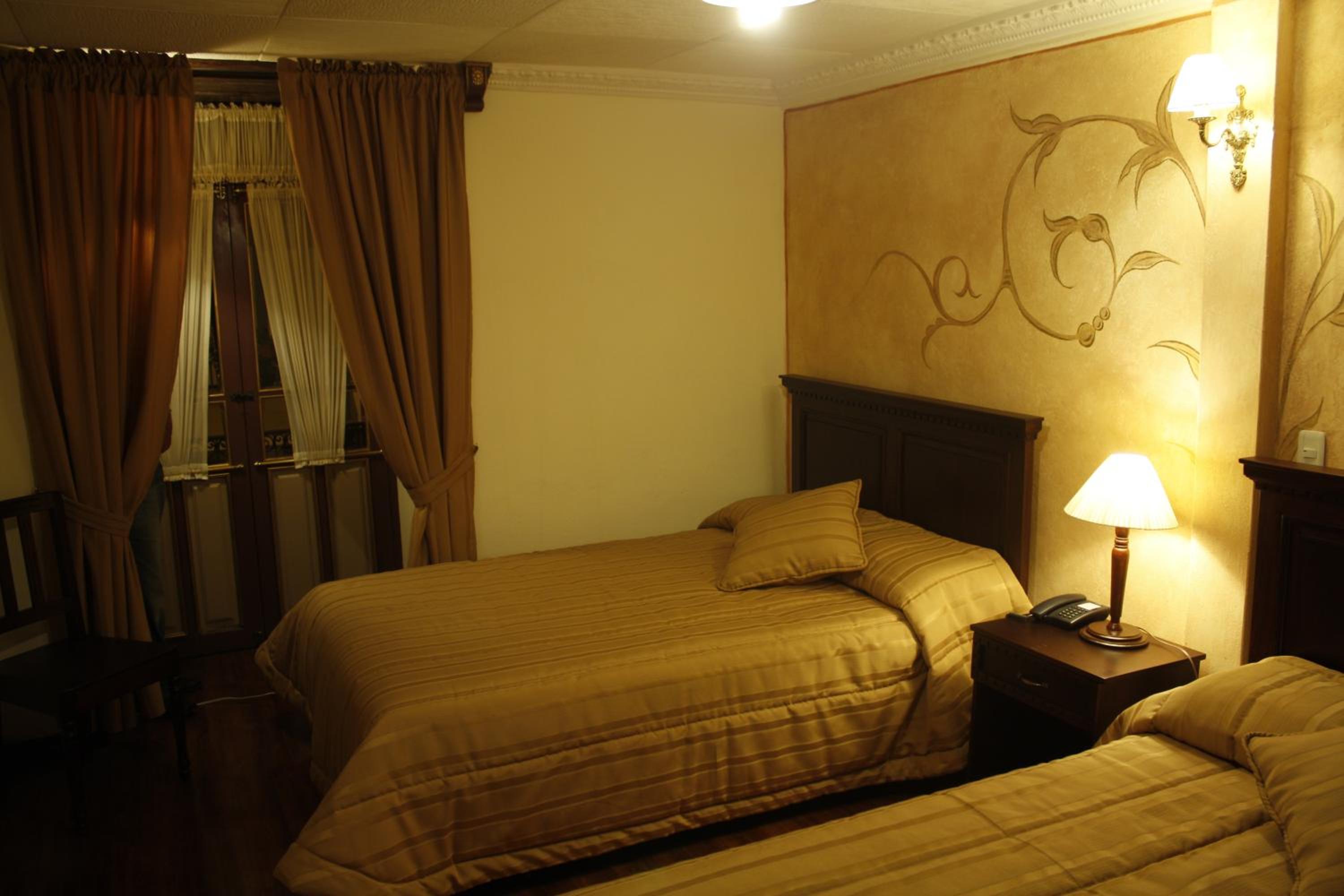 Economy Twin Room photo 3