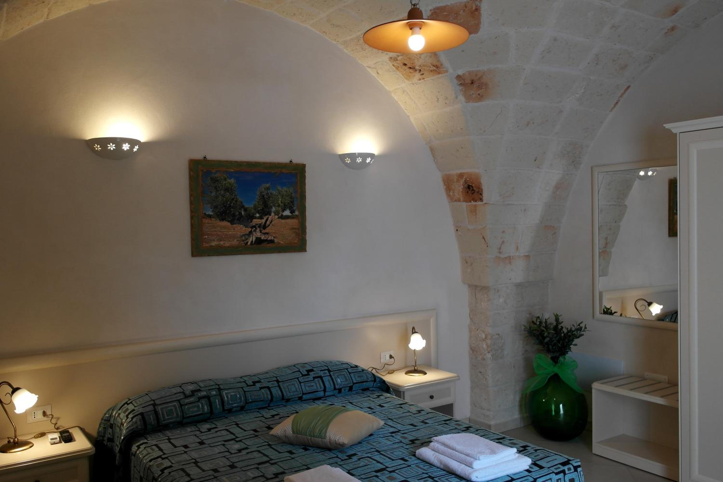Triple Room with Private Bathroom - Photo 9