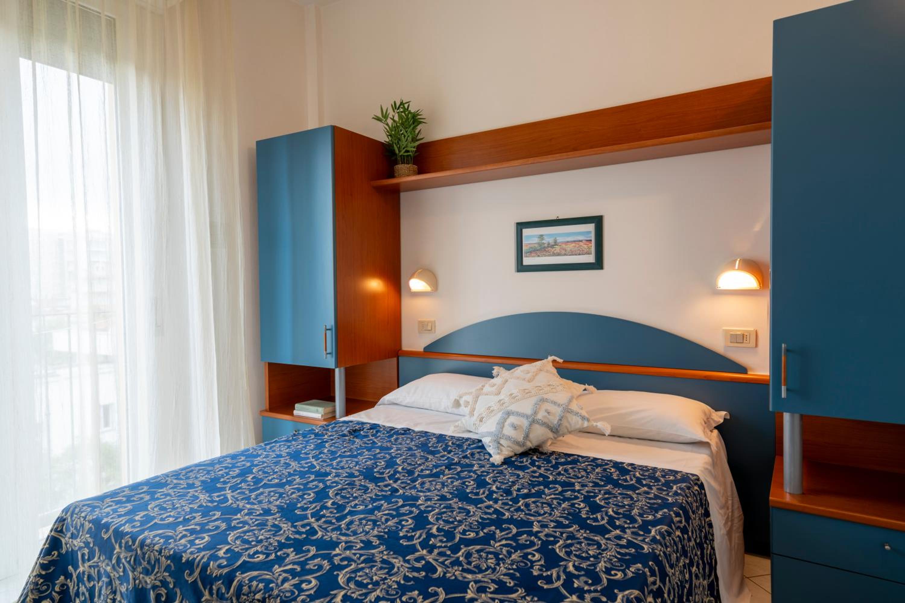 Economy Double Room photo 1