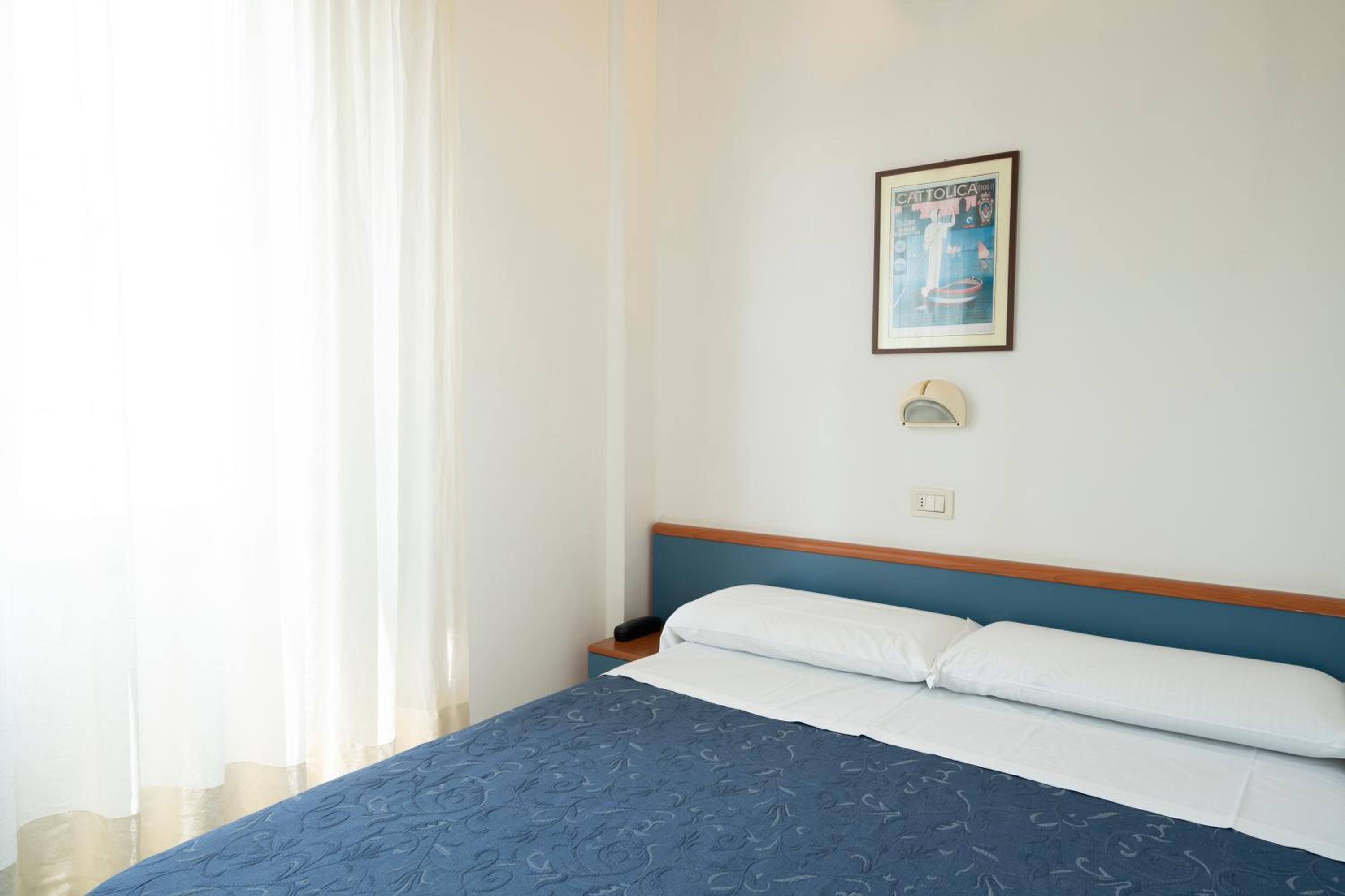 Large Single Room photo 3