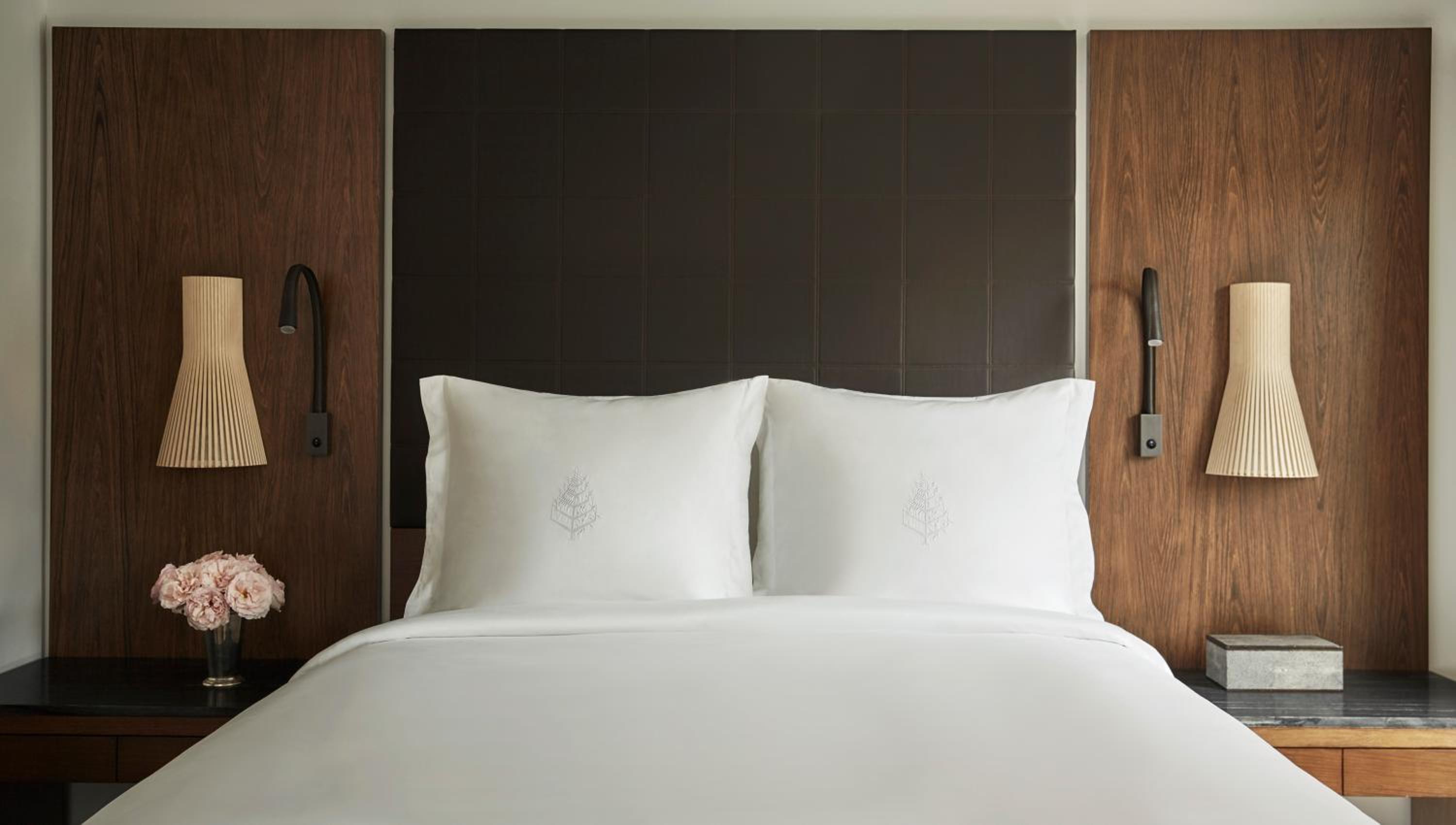 Deluxe Room - Photo 2