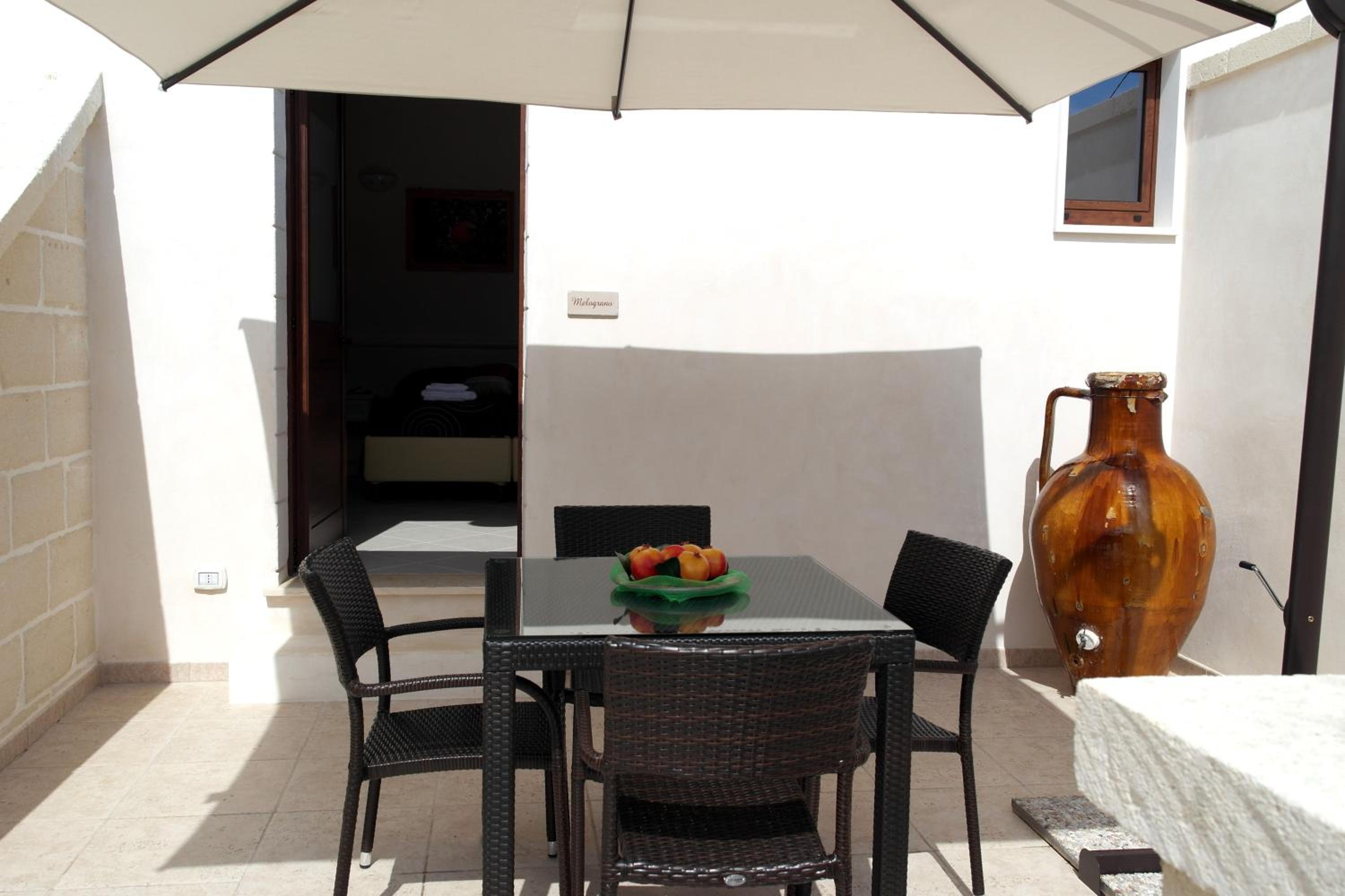 Double Room with Private Bathroom - Photo 6