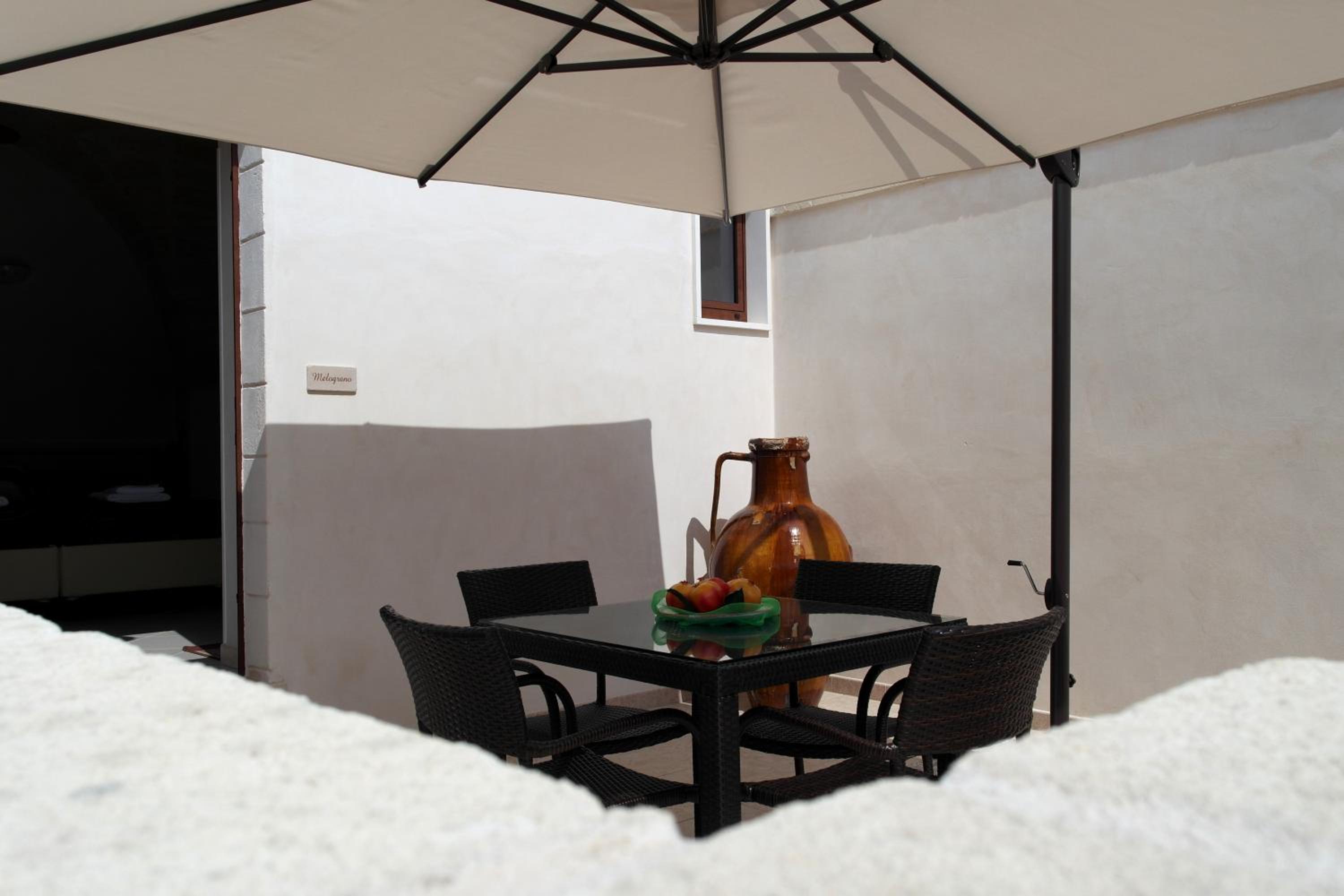 Double Room with Private Bathroom - Photo 4