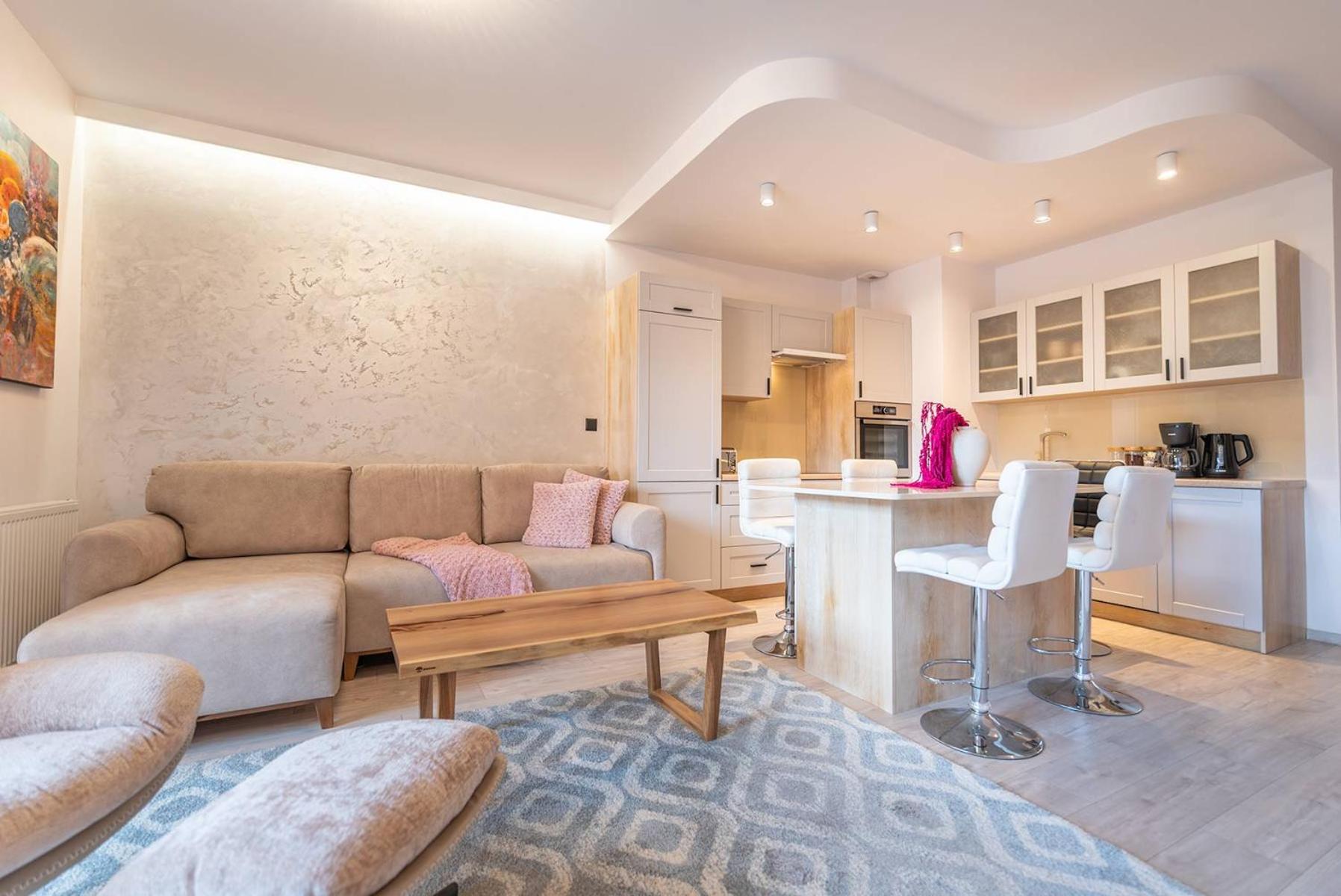 Two-Bedroom Apartment with Balcony photo 3