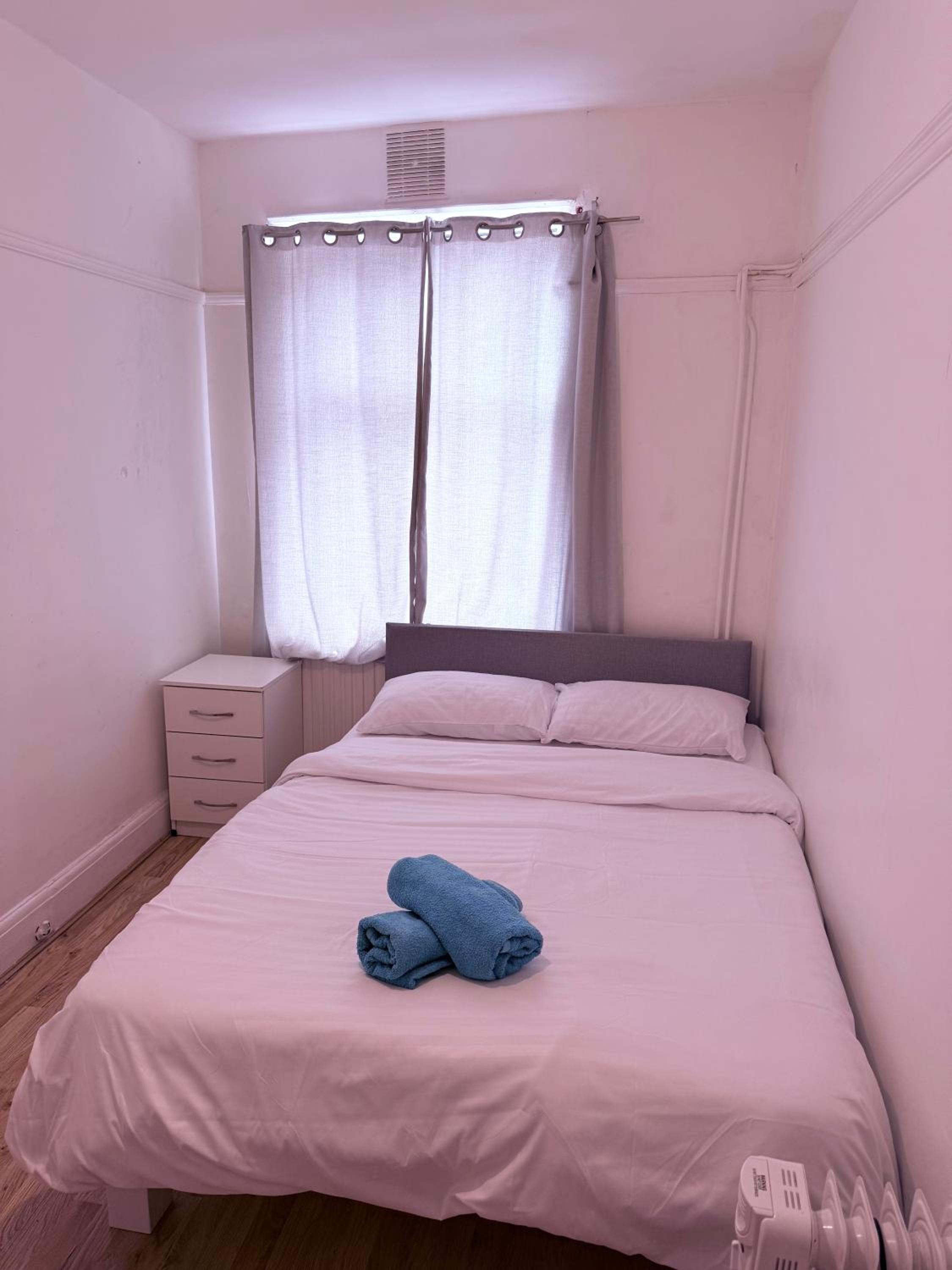 Standard Double Room with Shared Bathroom photo 2