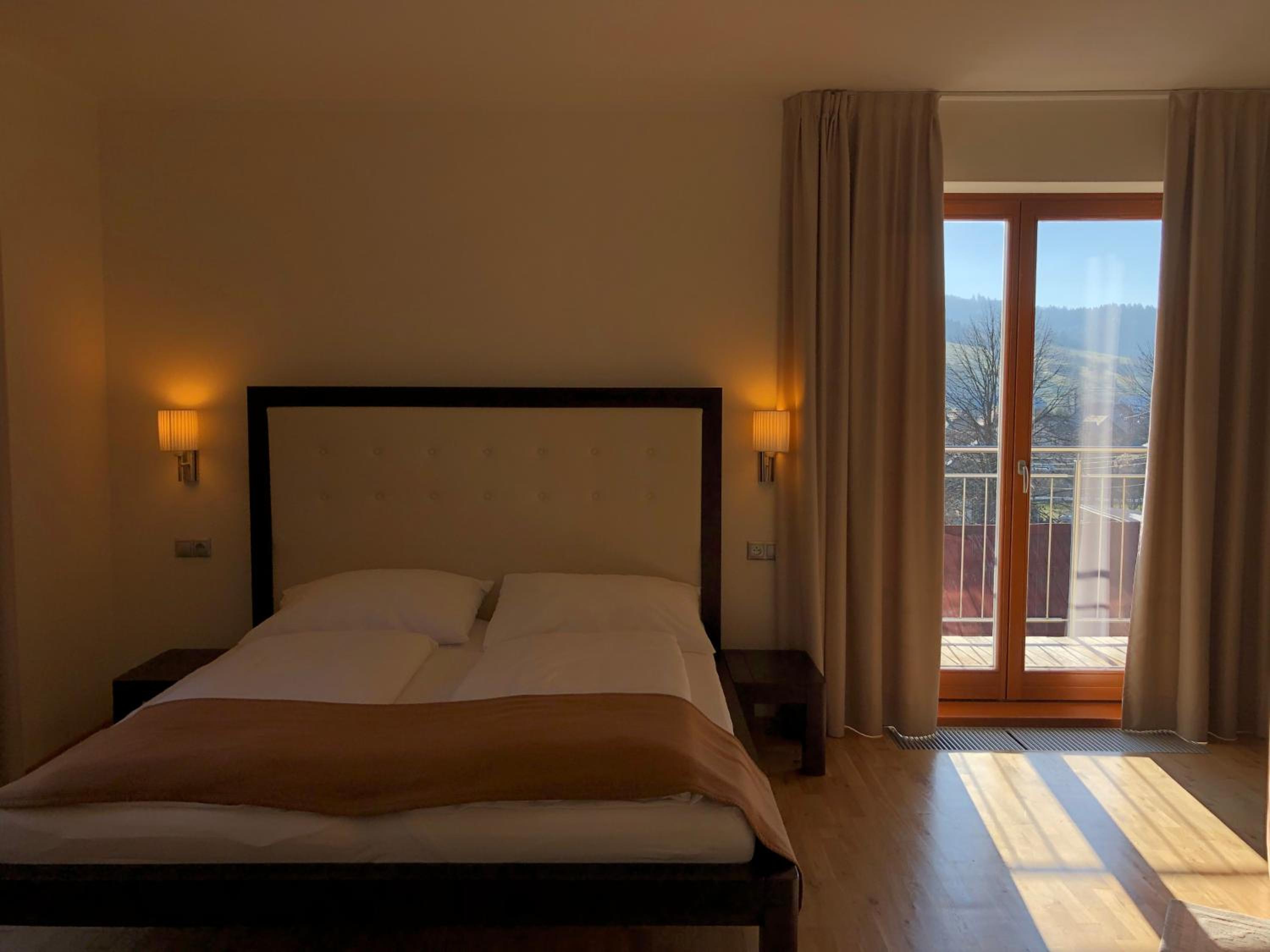 Junior Suite with Balcony - Photo 1