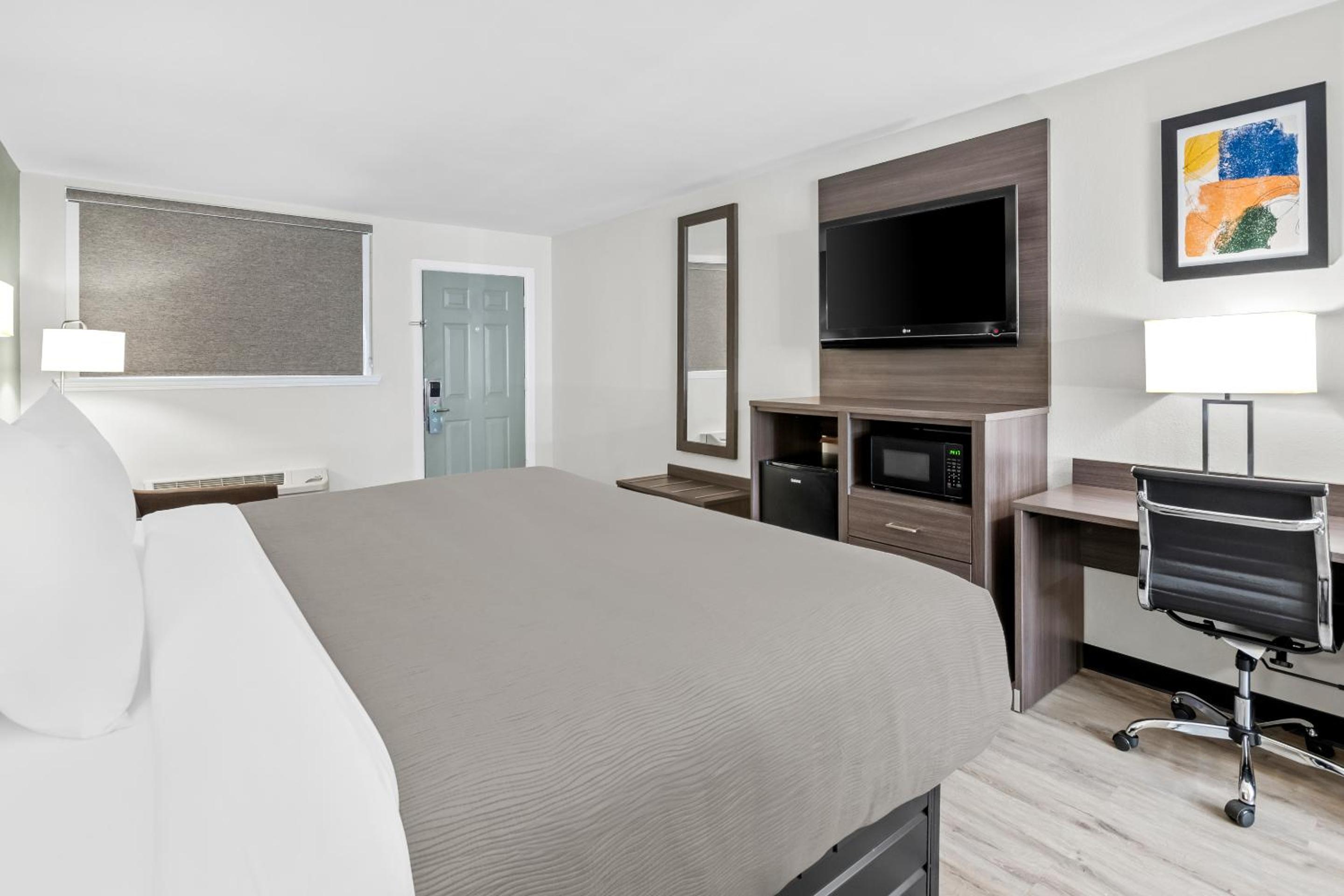 King Room - Non Smoking photo 3