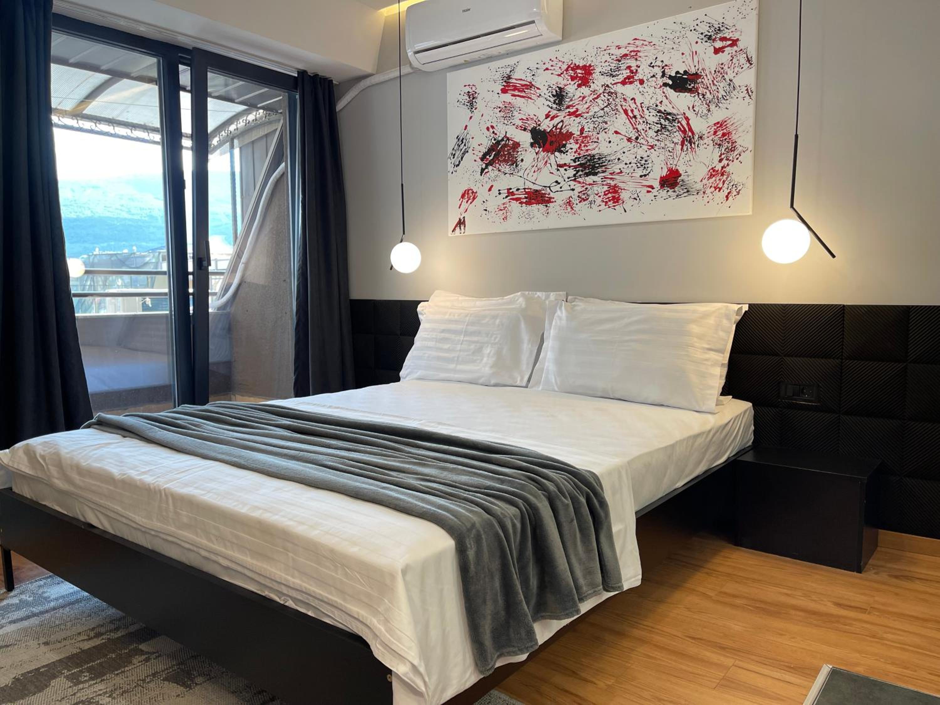 Deluxe Double Room with Balcony photo 2