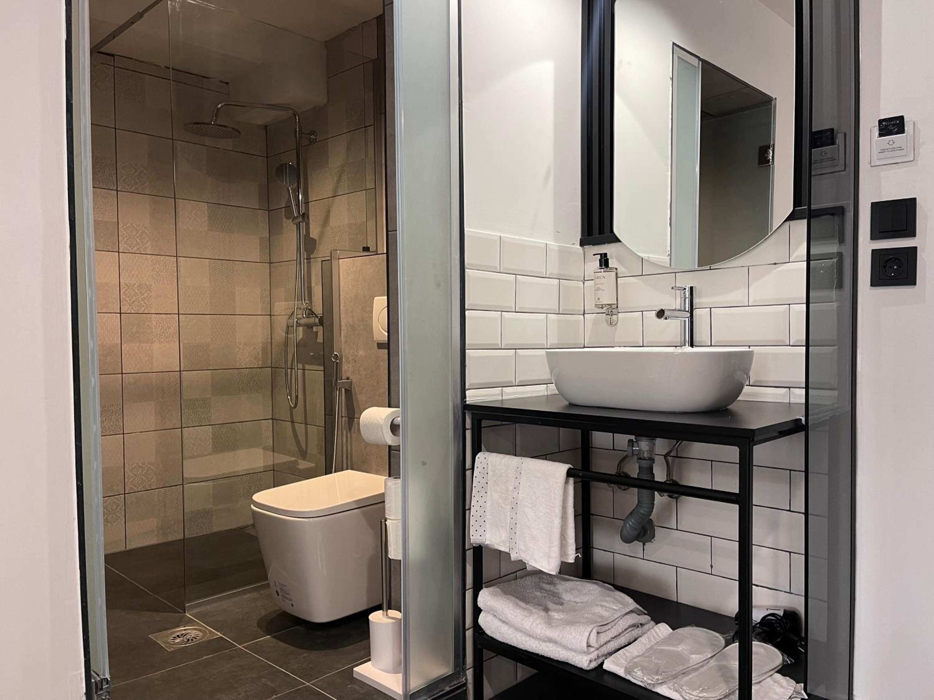 Deluxe Double Room with Balcony photo 1