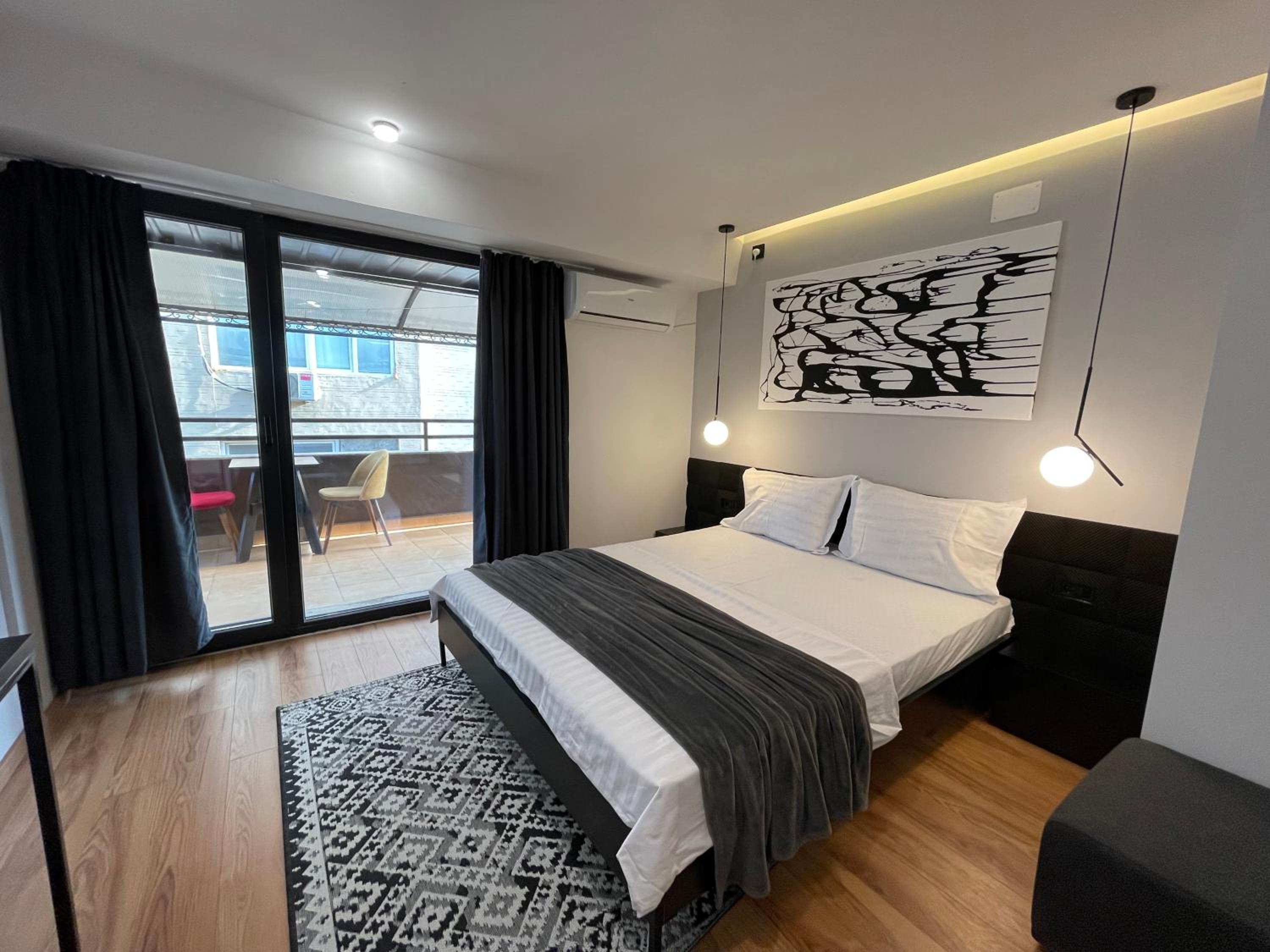 Deluxe Double Room with Balcony photo 3