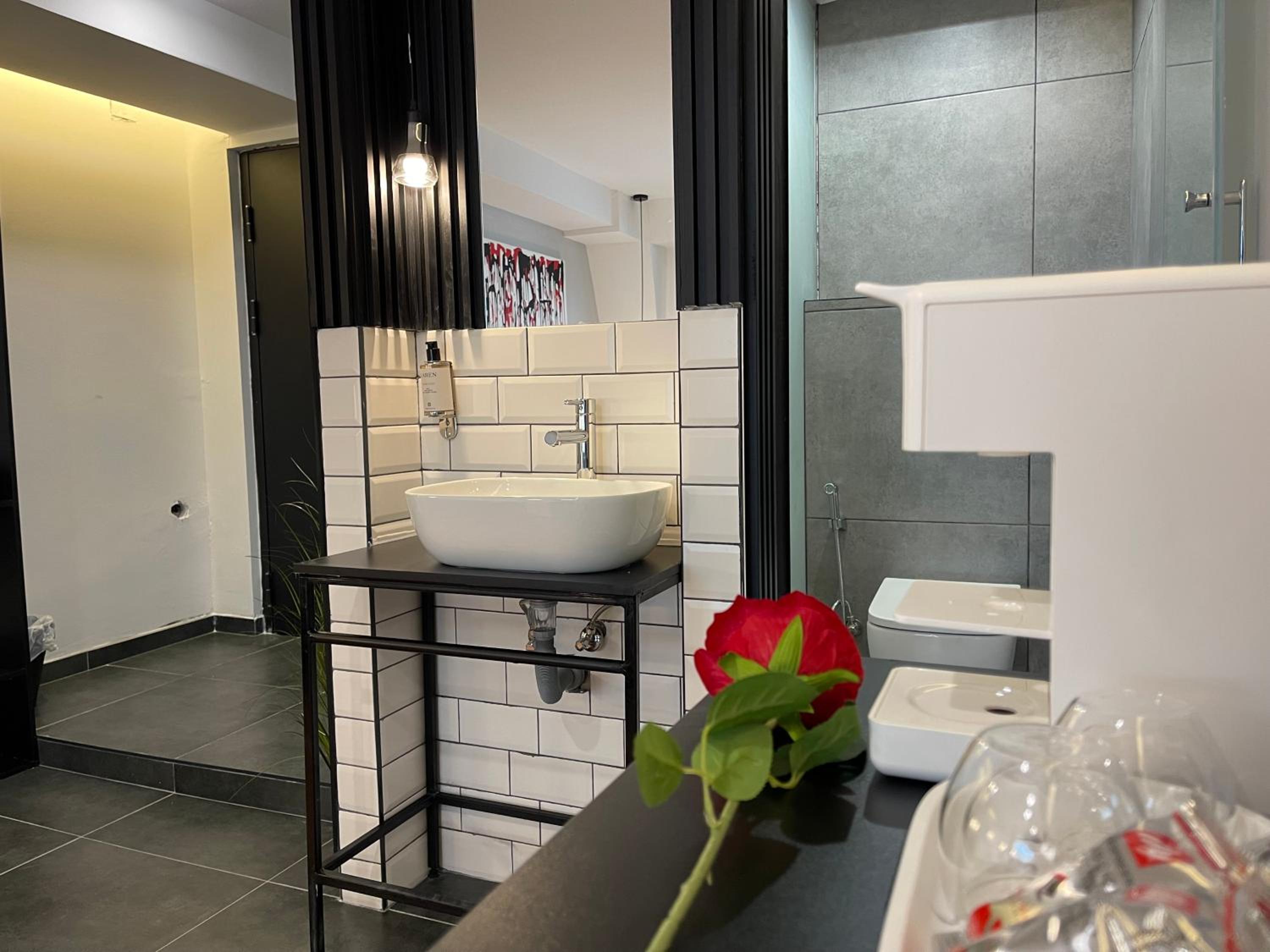 Deluxe Double Room with Balcony photo 1