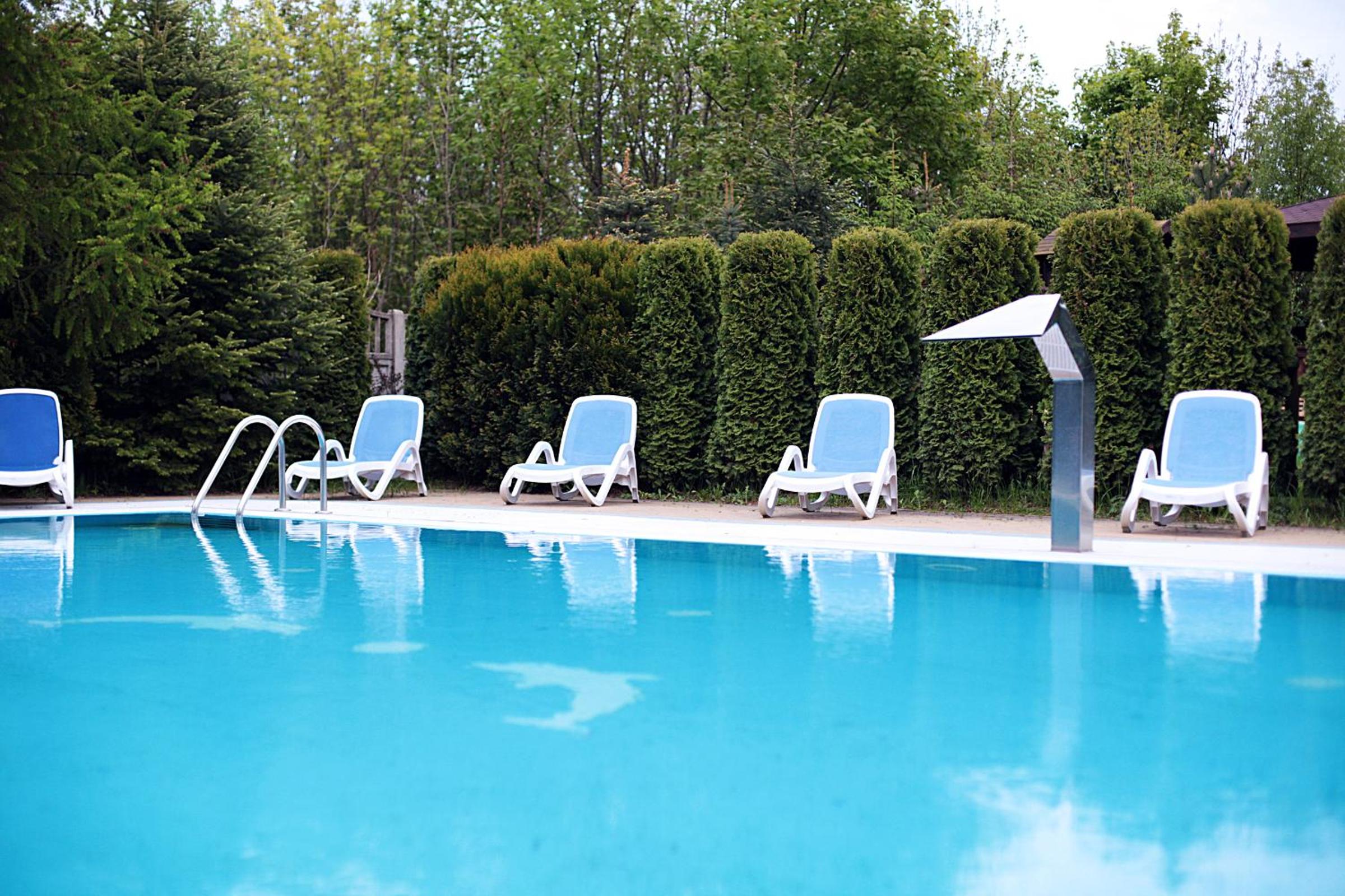 Queen Room with Pool View - Photo 4