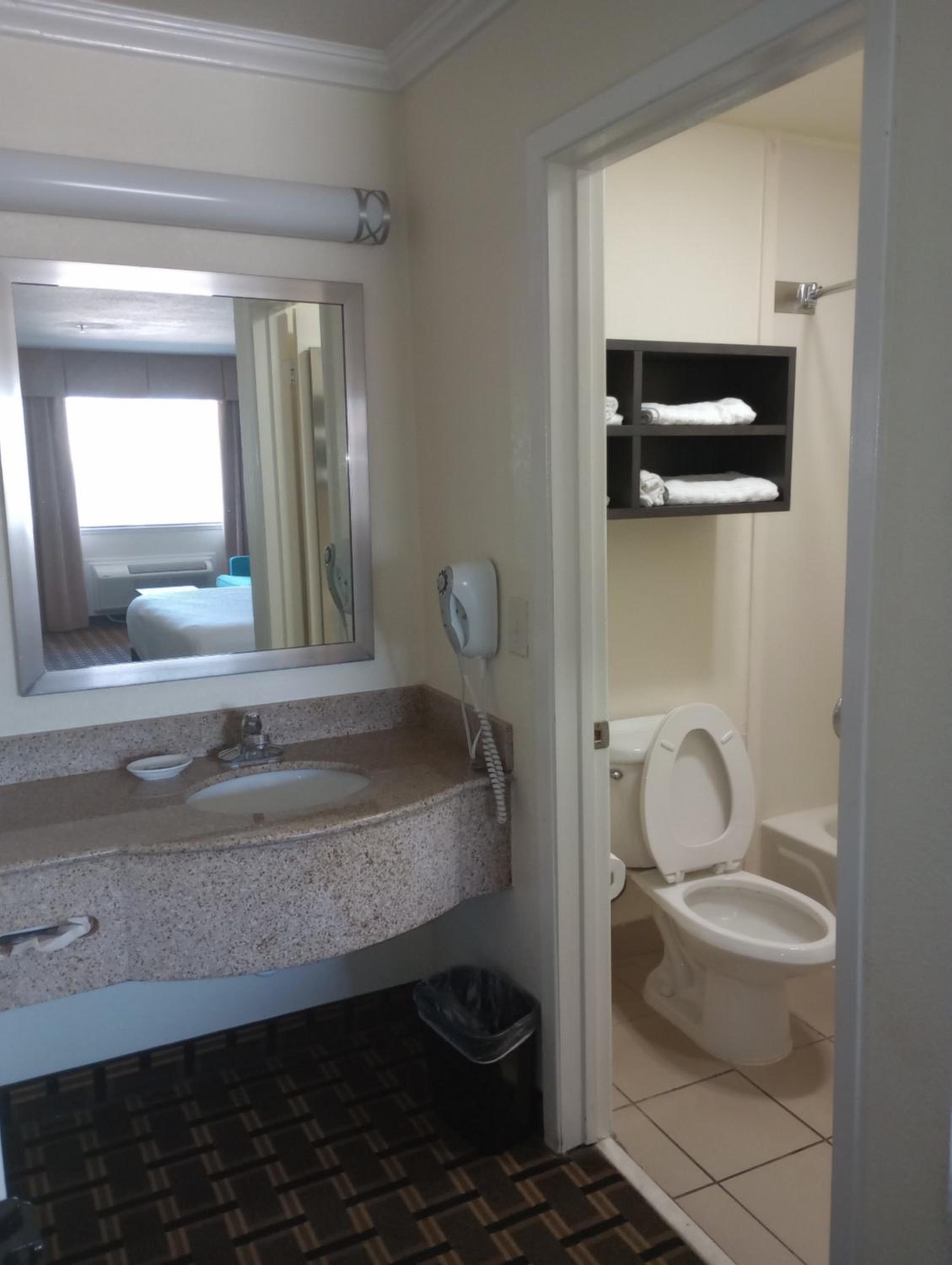 King Room - Disability Access - Photo 2