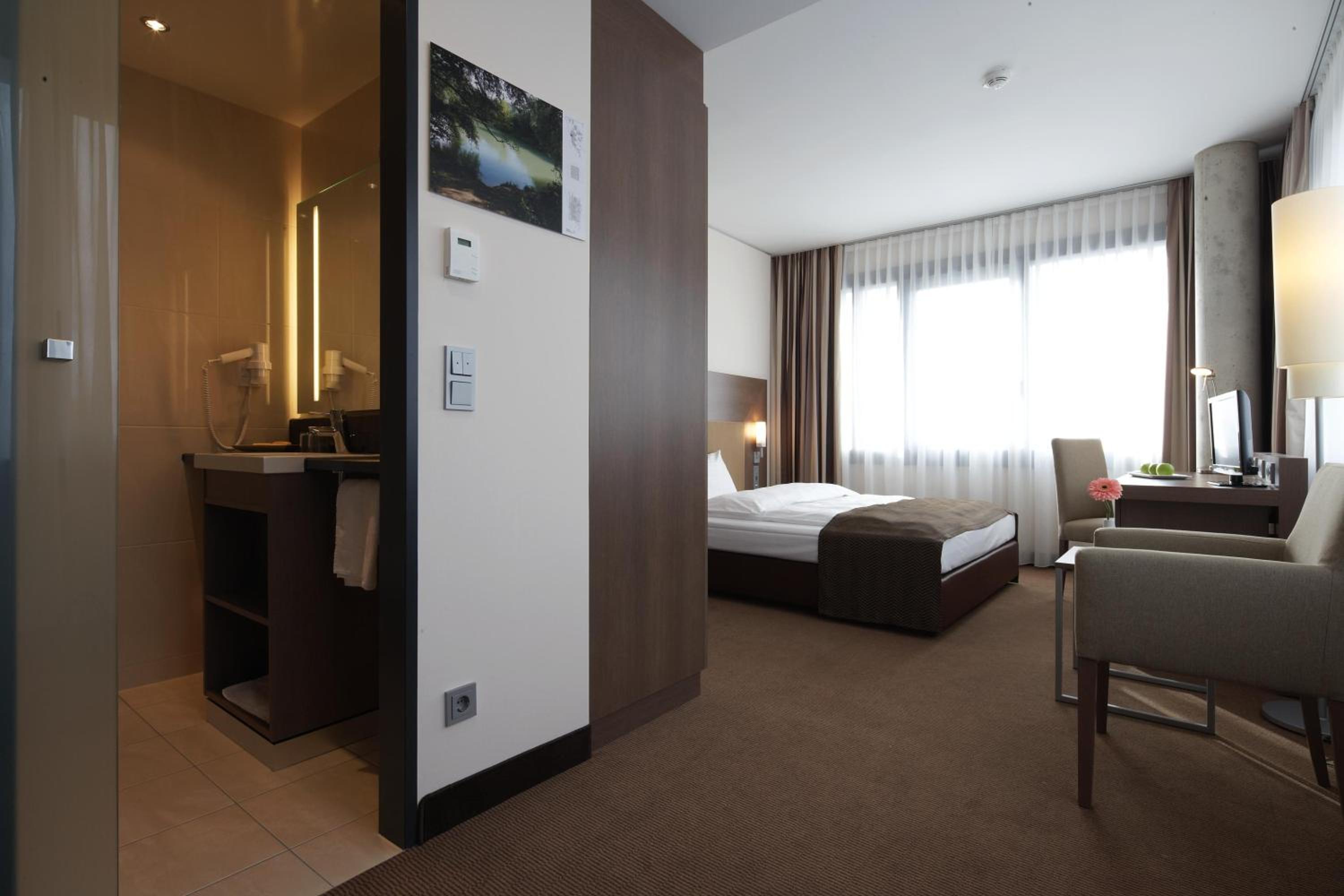 Standard Double Room - Photo 6