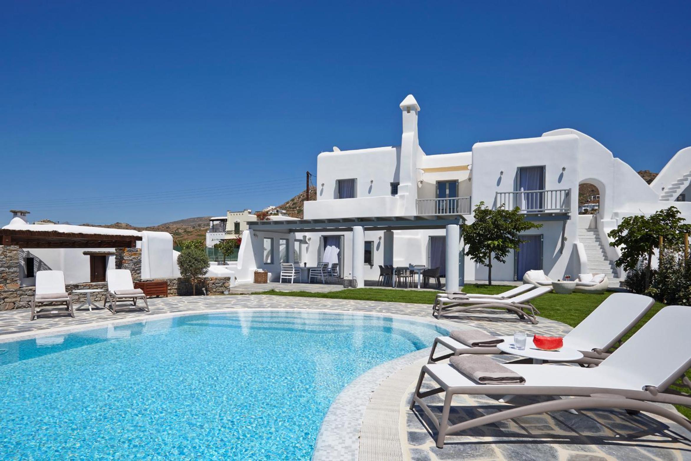 Five-Bedroom Sea View Villa with Private Pool on the beach photo 2