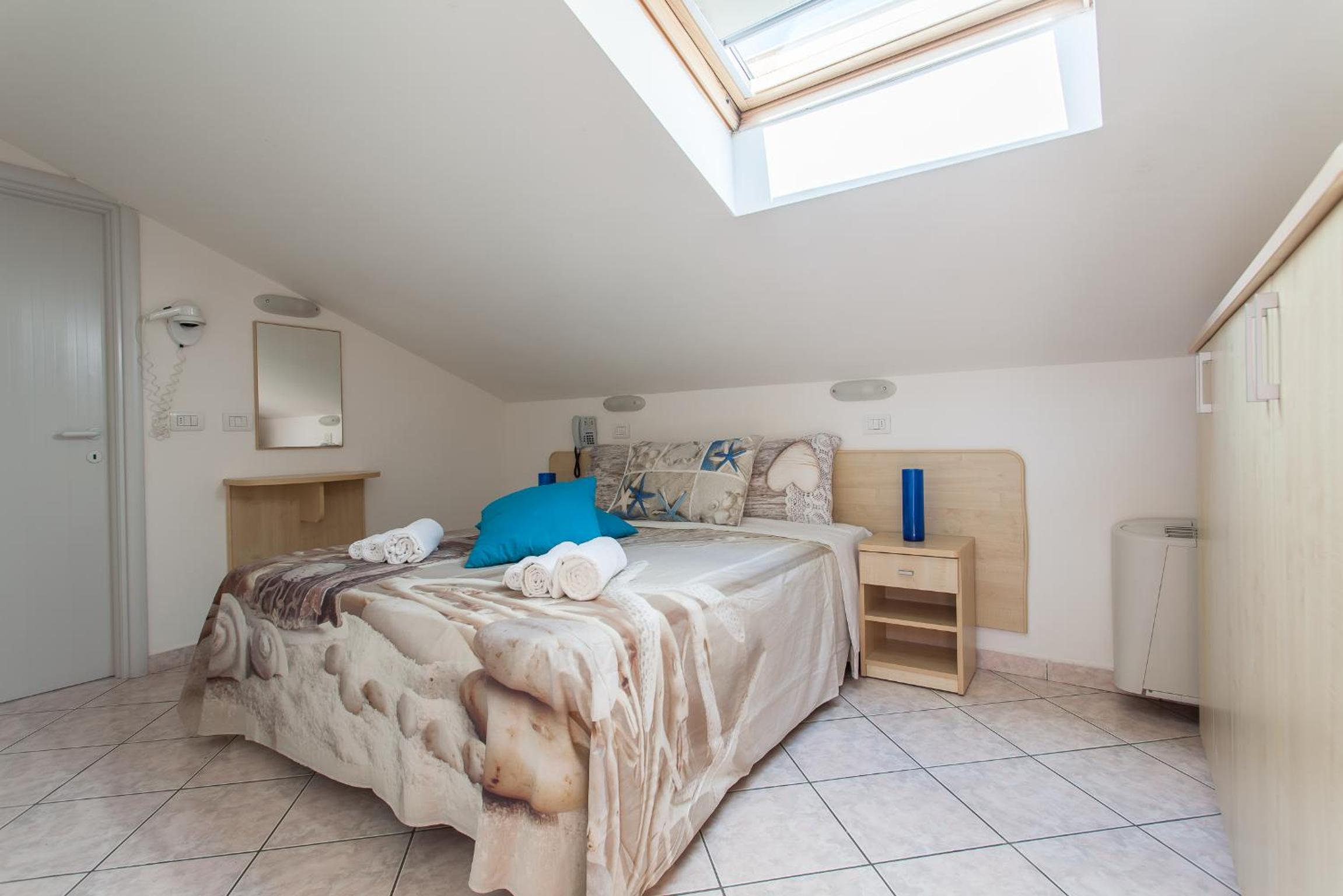 Double or Twin Room - Attic photo 1