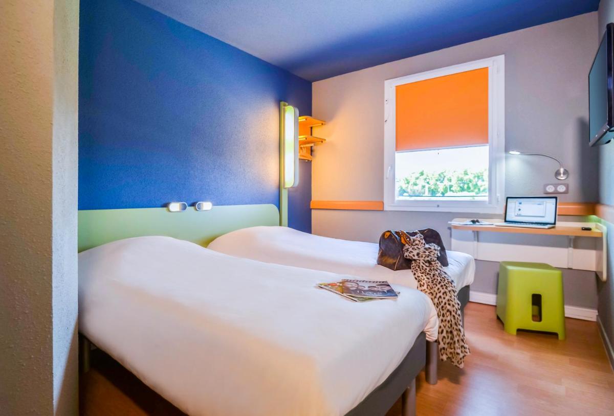 Twin Room - Photo 2