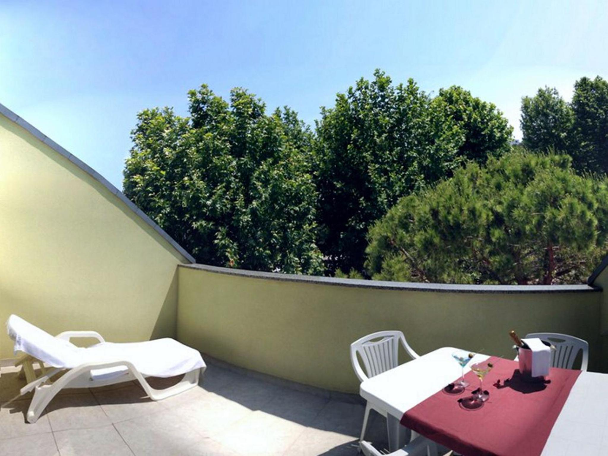 One-Bedroom Apartment - Penthouse  photo 3