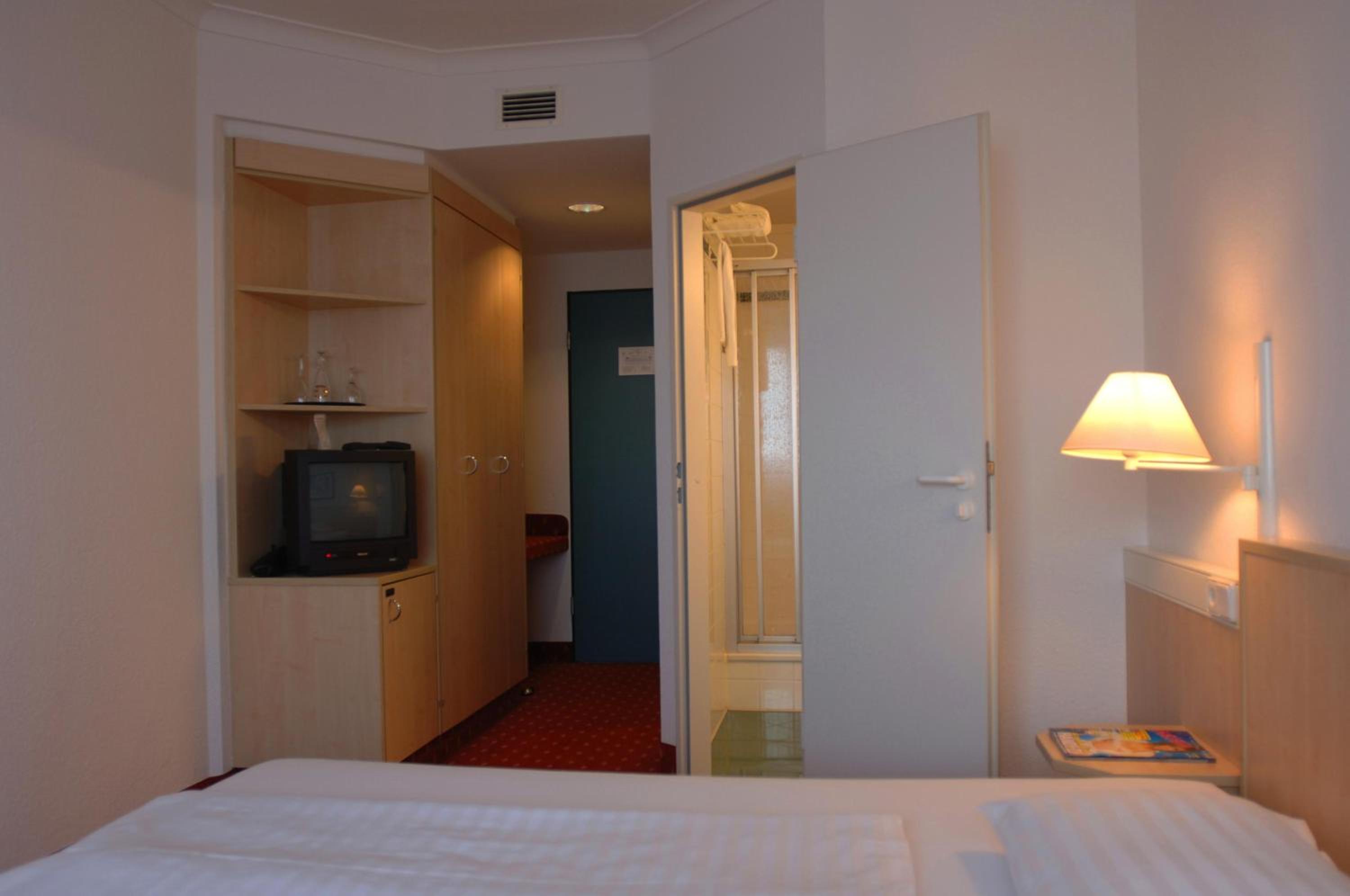 Double Room - Photo 6