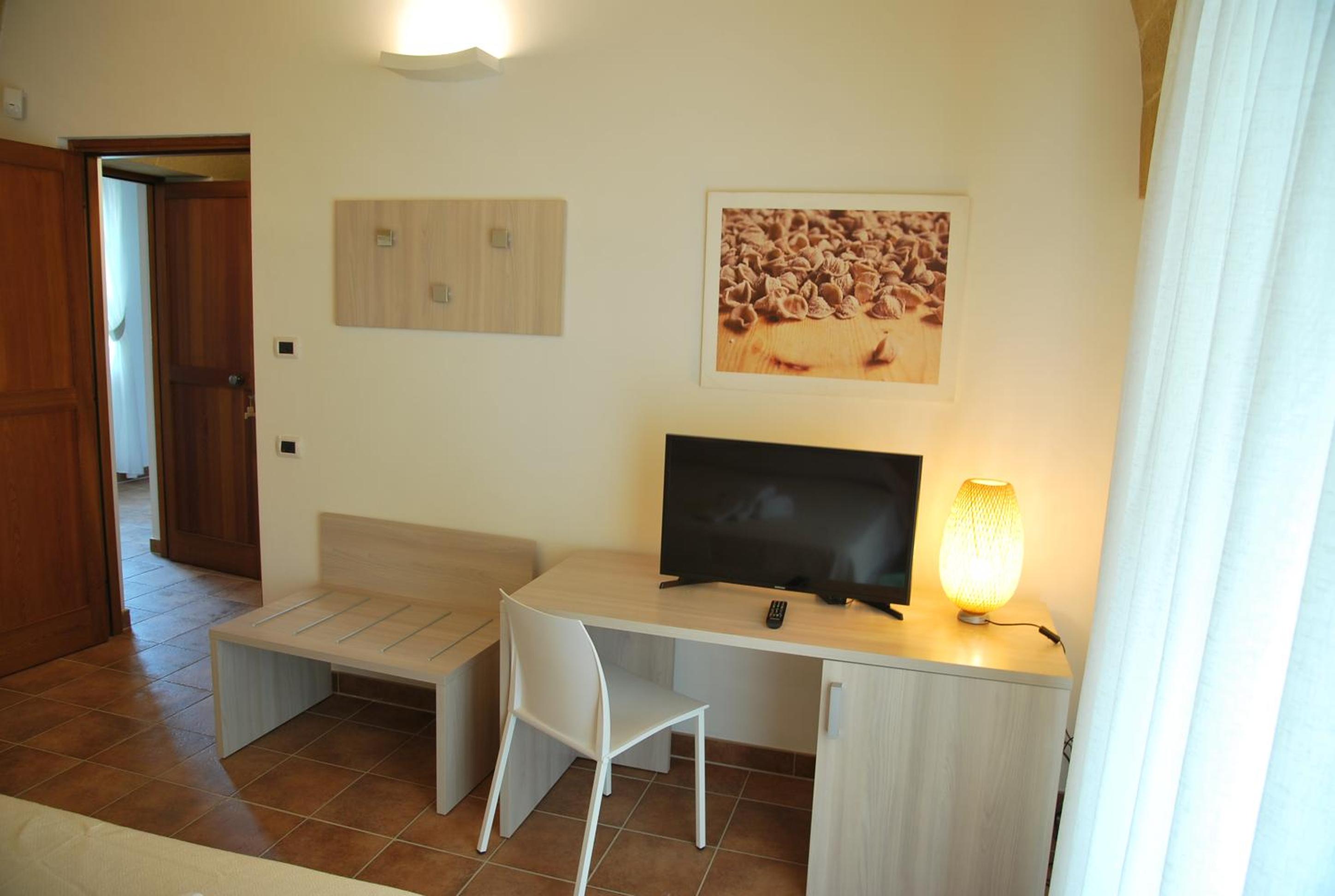Superior Triple Room (3 adults + 1 child) photo 3