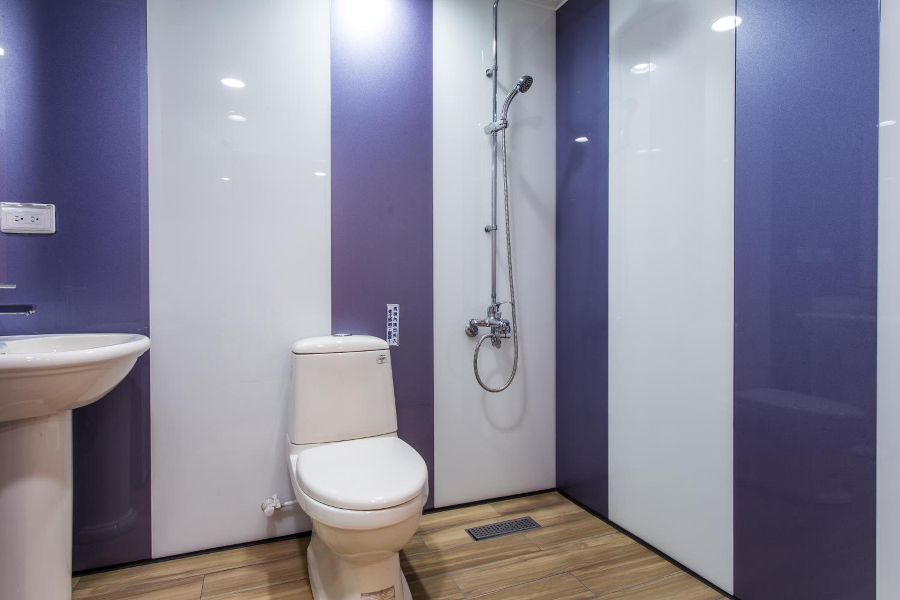 Family Room with Shower photo 2