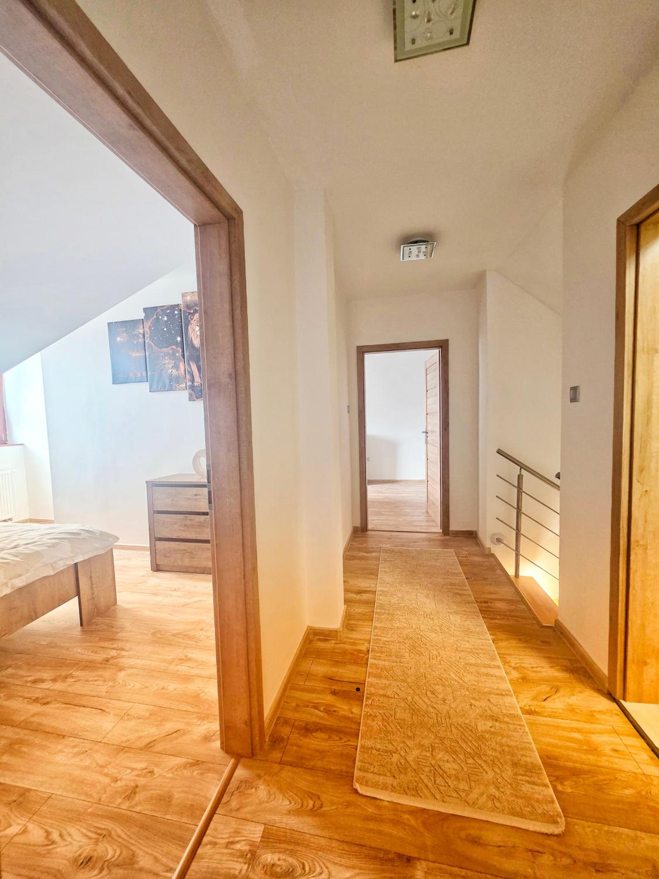 Three-Bedroom Deluxe Apartment - Photo 16