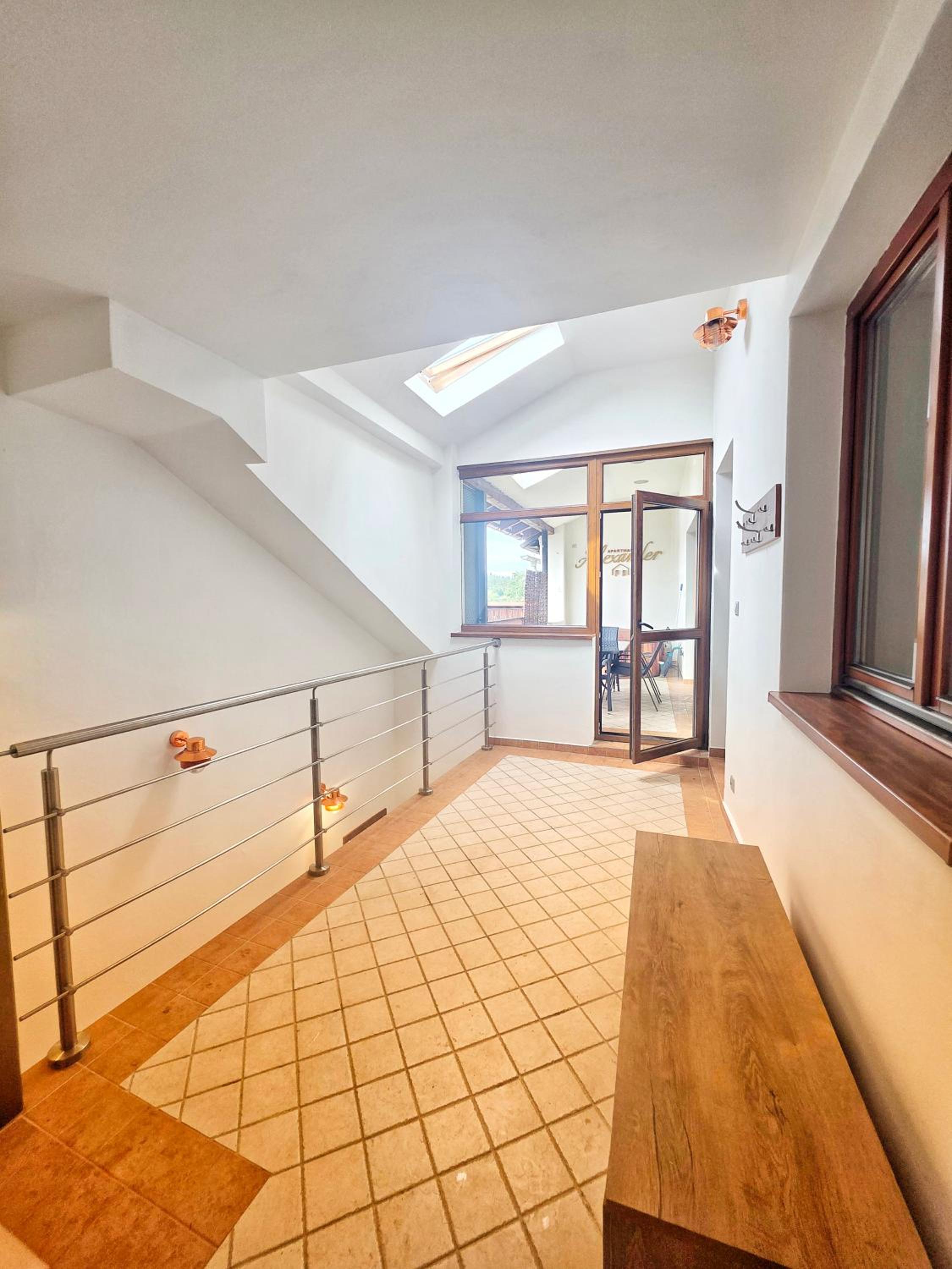 Three-Bedroom Deluxe Apartment - Photo 17