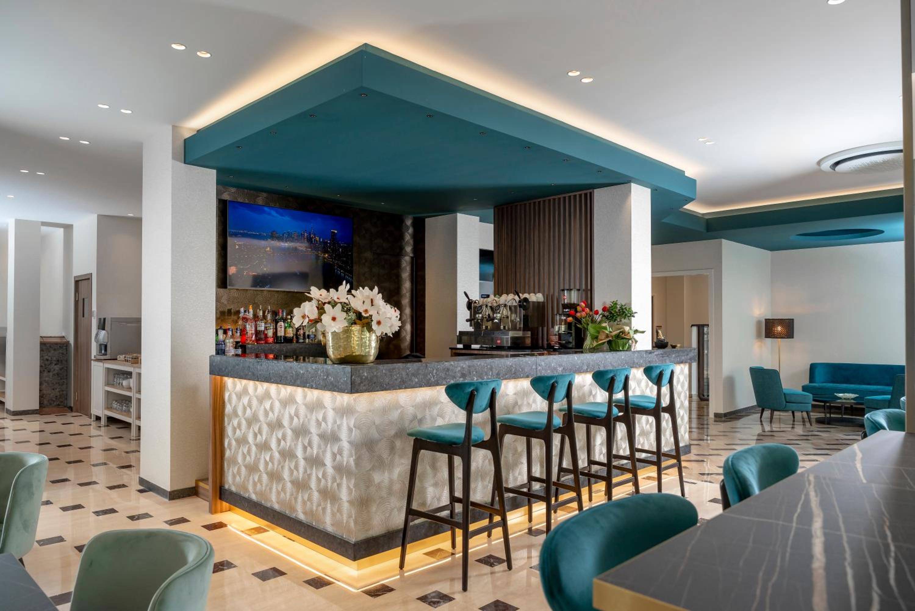 Junior Suite with Balcony photo 1