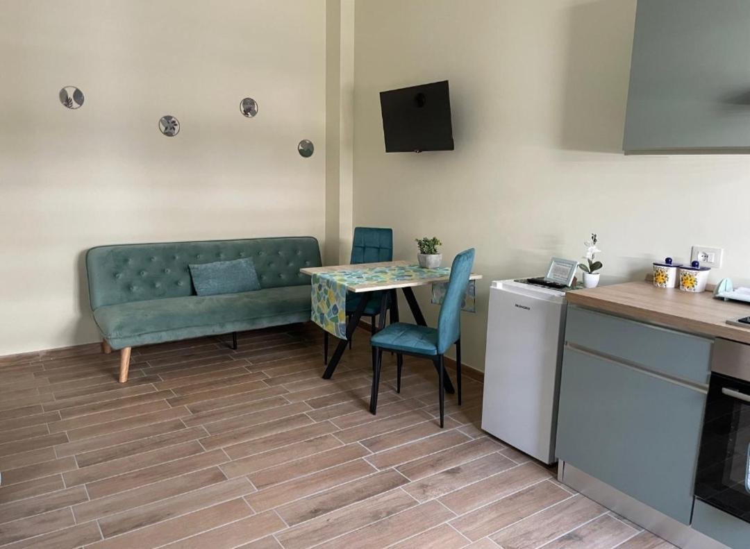 Standard Triple Studio