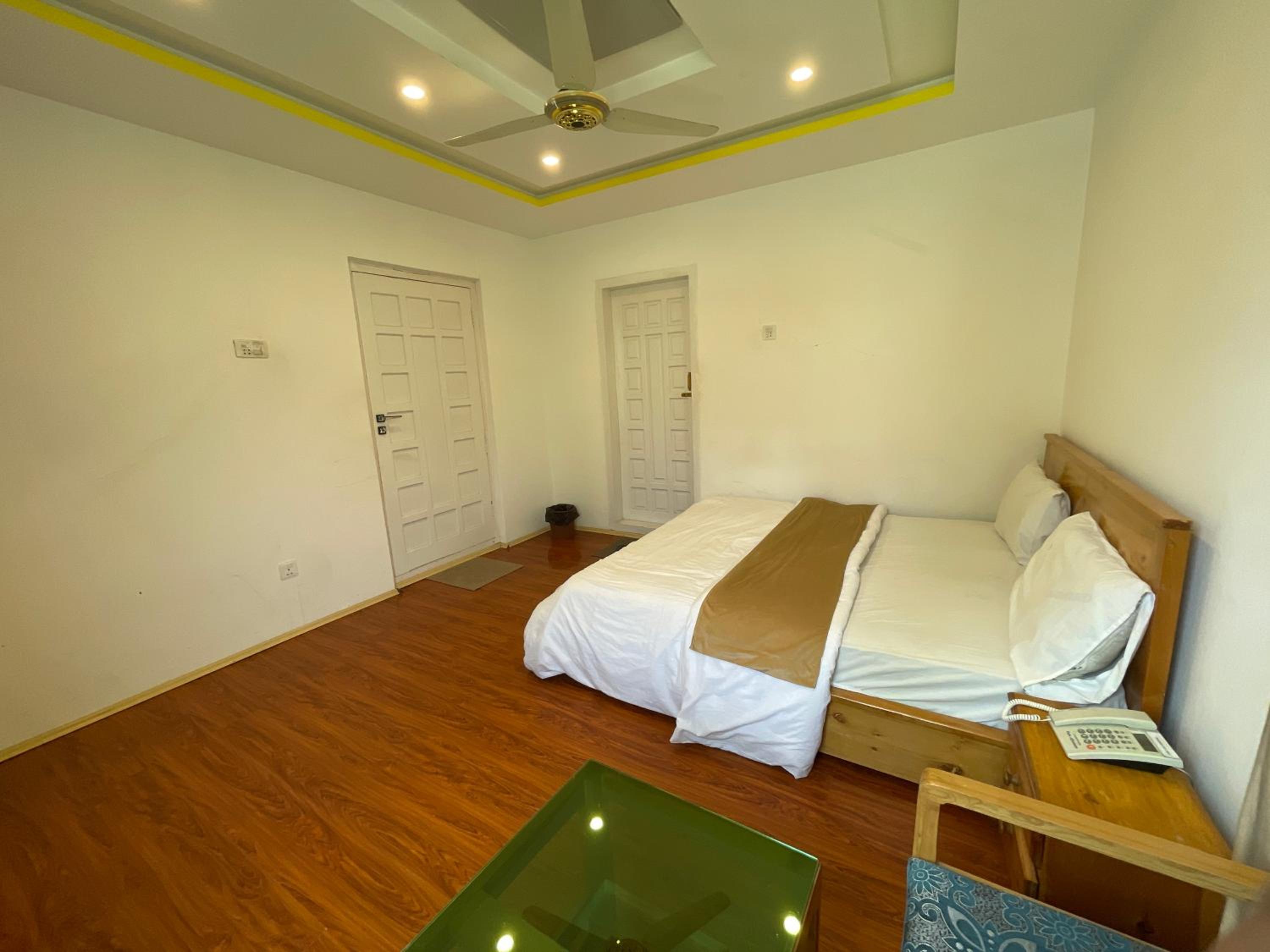 Deluxe Family Room