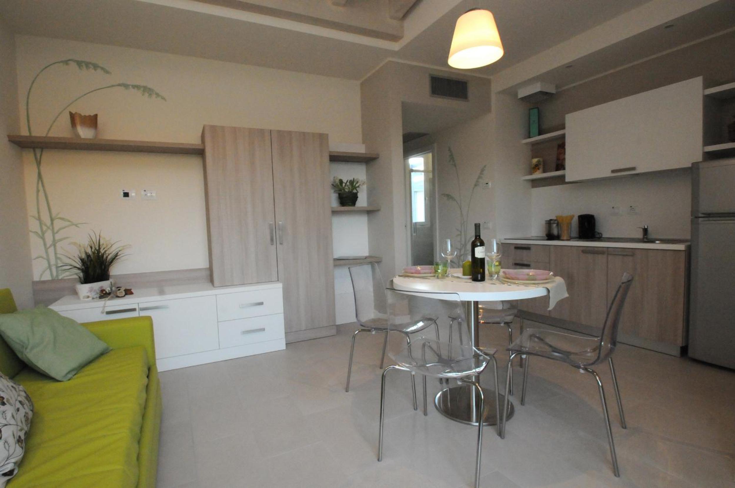 Deluxe One-Bedroom Apartment